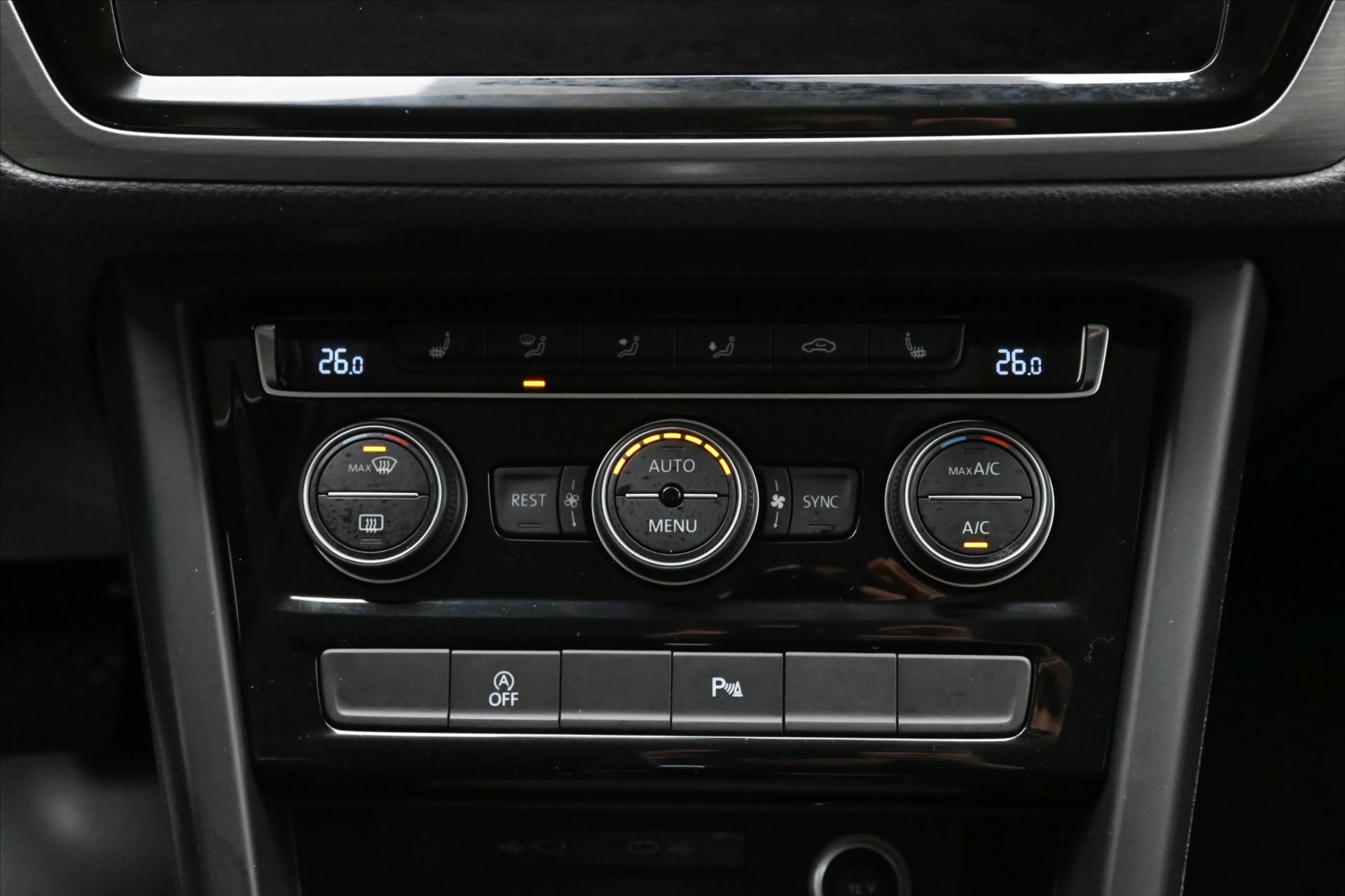 Main photo of the car Volkswagen Touran 2.0 TDI 110 kW DSG 7-seater Comfortline Warranty up to 5 years (24)