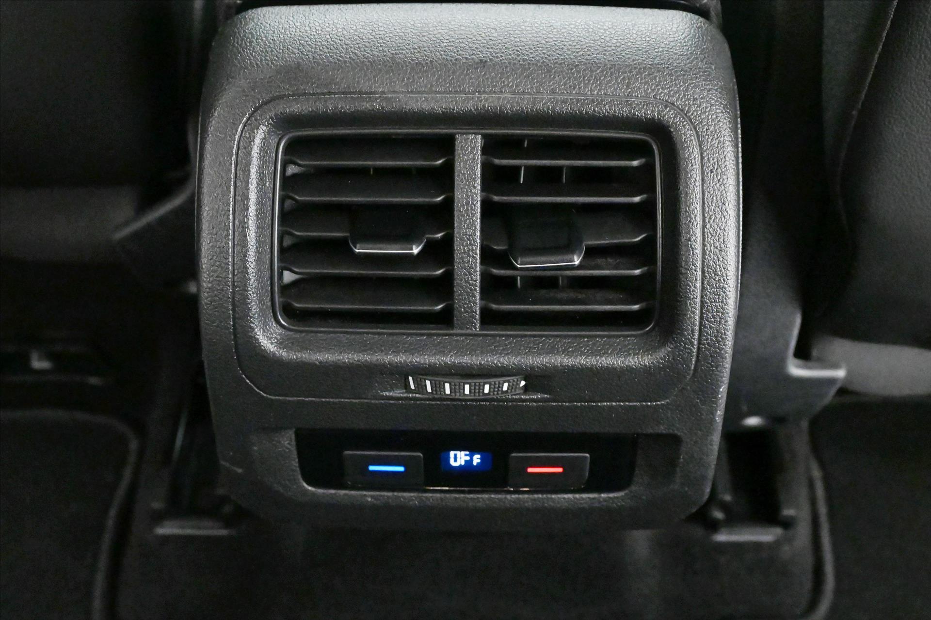 Main photo of the car Volkswagen Touran 2.0 TDI 110 kW DSG 7-seater Comfortline Warranty up to 5 years (25)