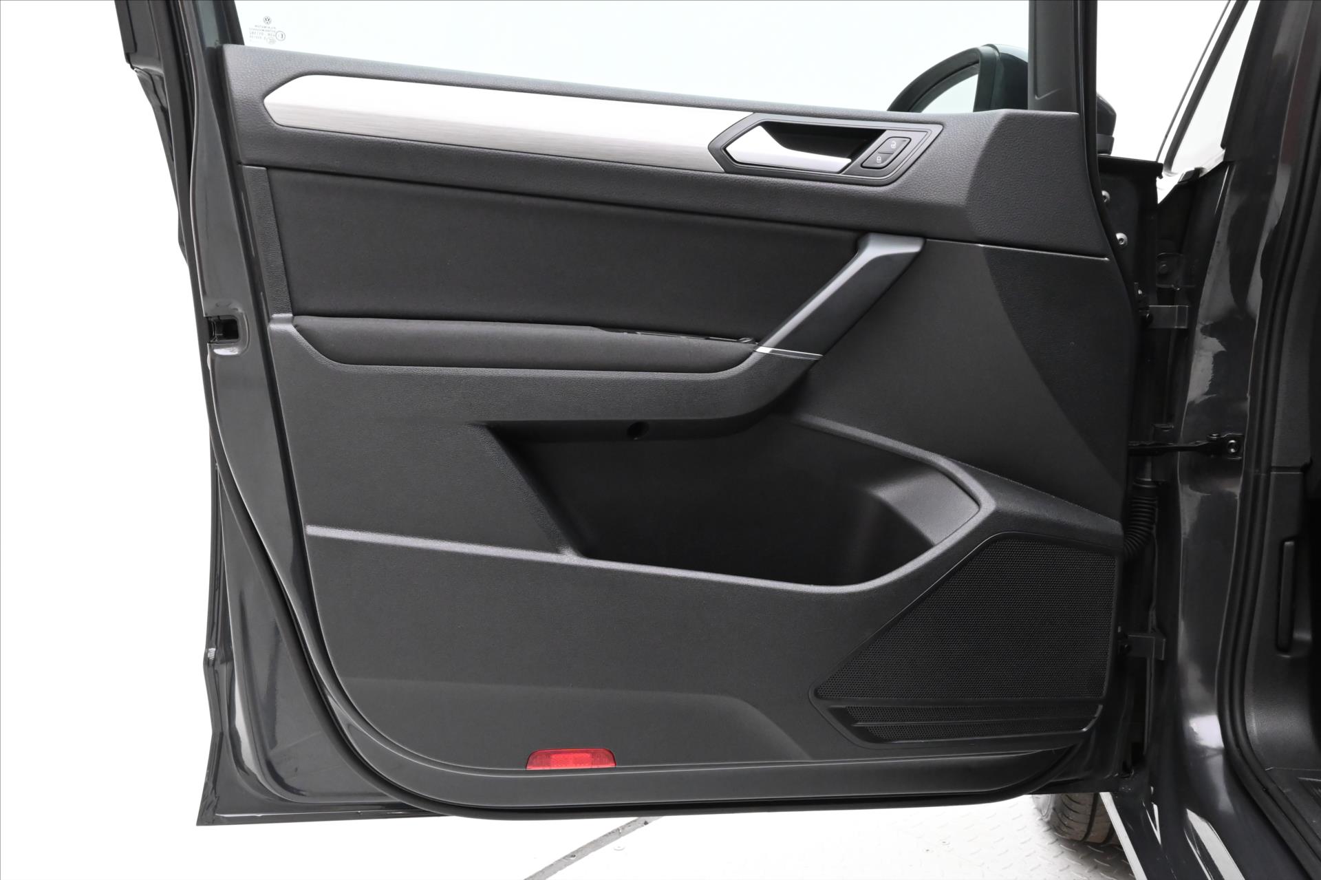 Main photo of the car Volkswagen Touran 2.0 TDI 110 kW DSG 7-seater Comfortline Warranty up to 5 years (27)