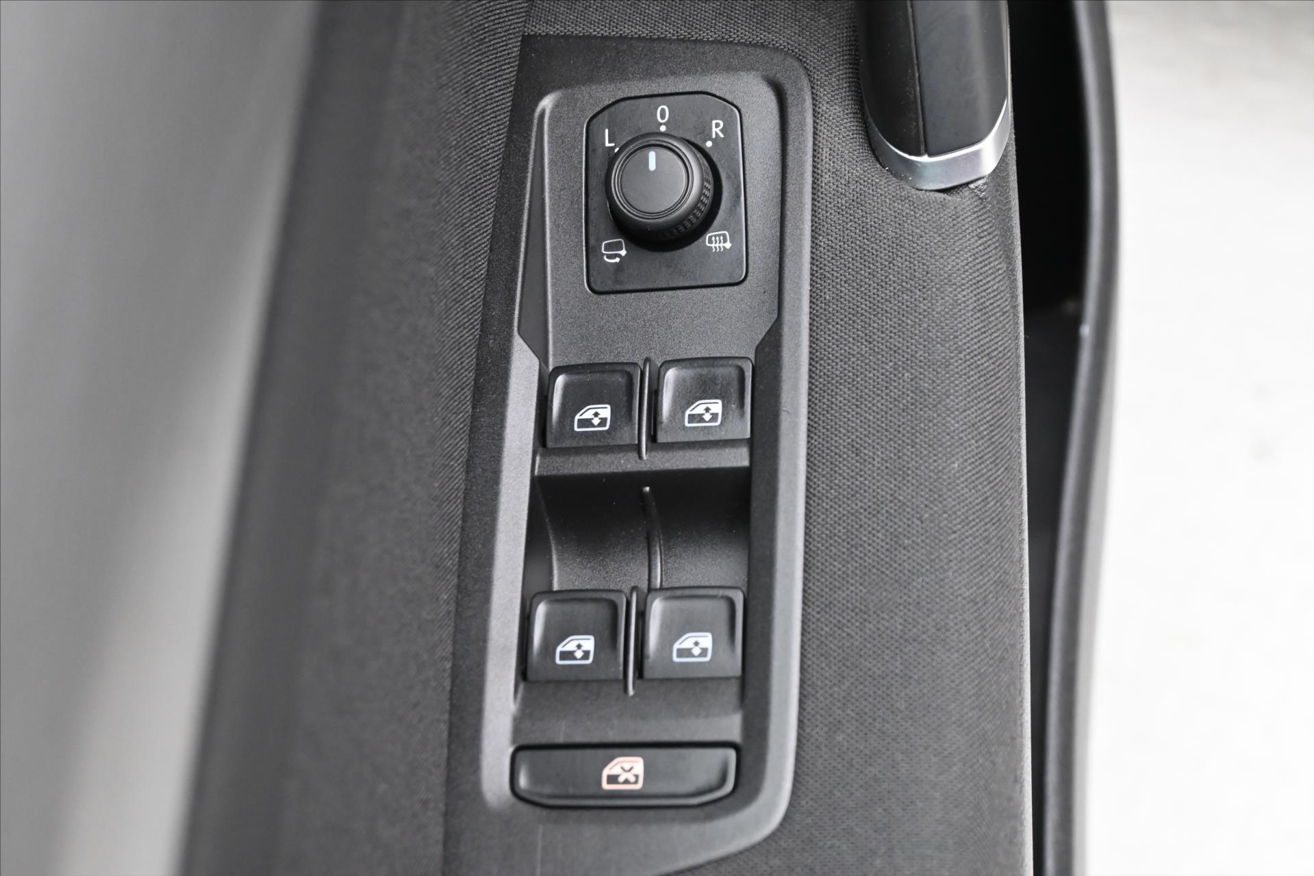 Main photo of the car Volkswagen Touran 2.0 TDI 110 kW DSG 7-seater Comfortline Warranty up to 5 years (28)