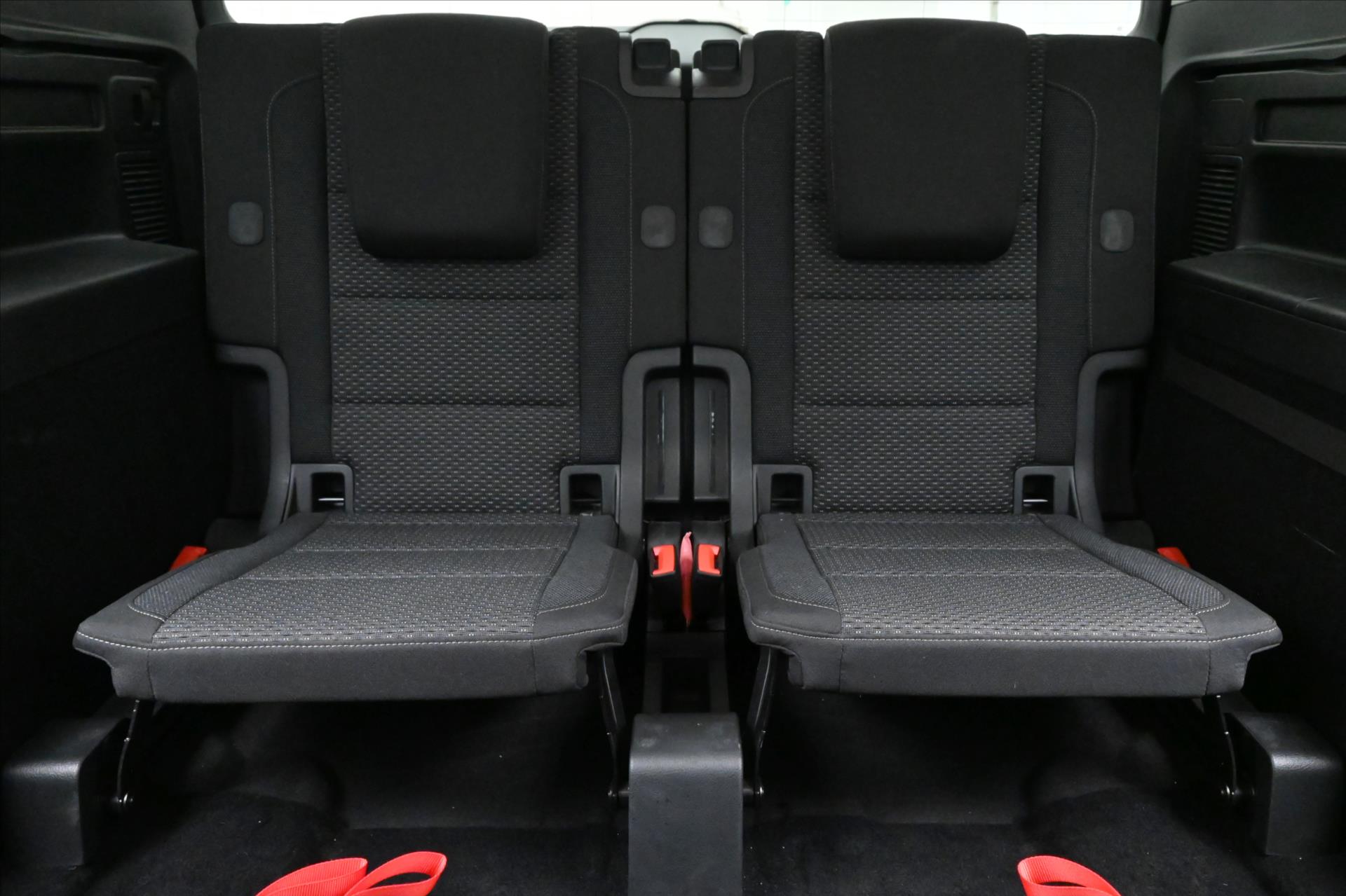 Main photo of the car Volkswagen Touran 2.0 TDI 110 kW DSG 7-seater Comfortline Warranty up to 5 years (31)