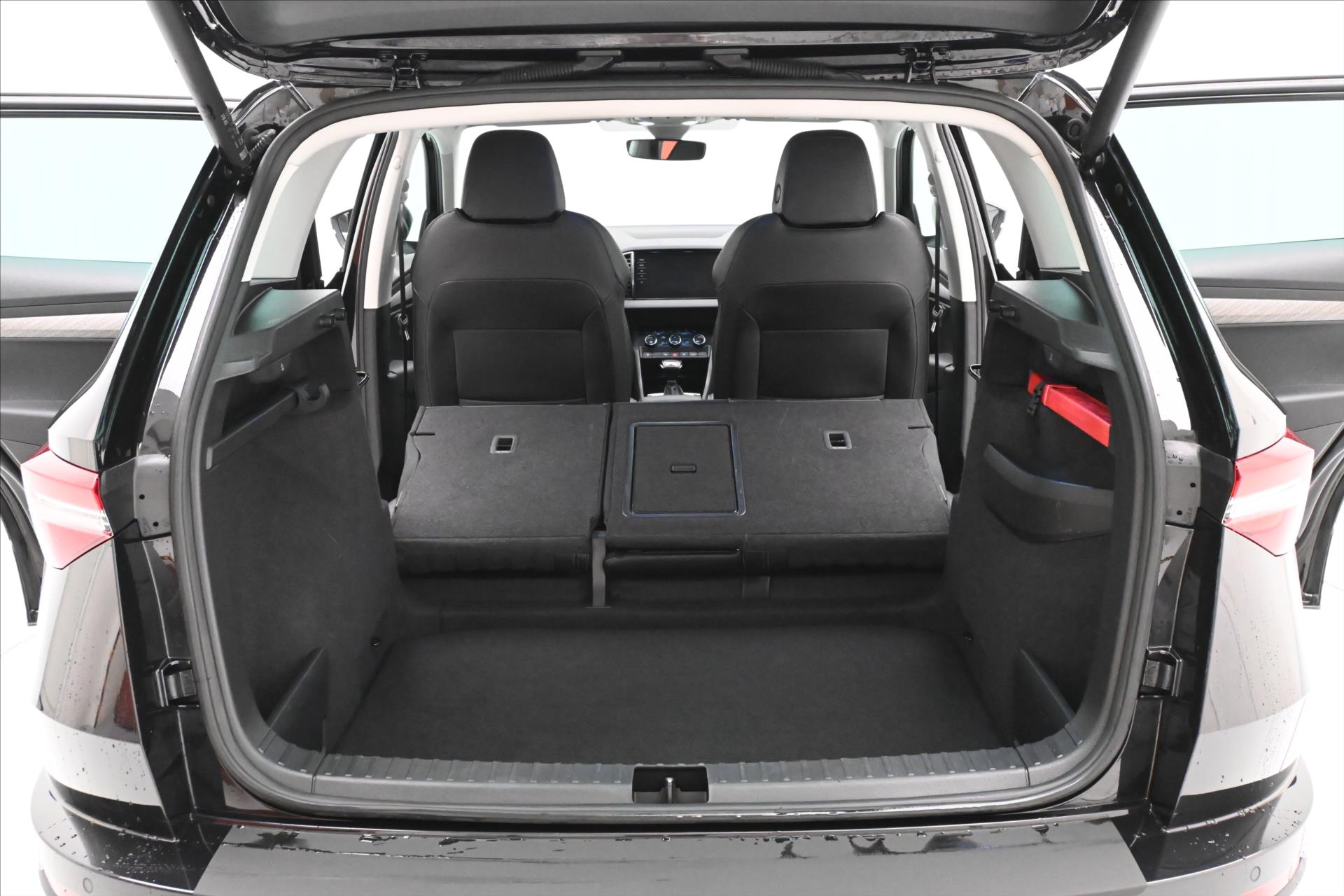 Main photo of the car Skoda Karoq 2.0 TDI 85 kW DSG CLEVER Warranty up to 5 years (11)