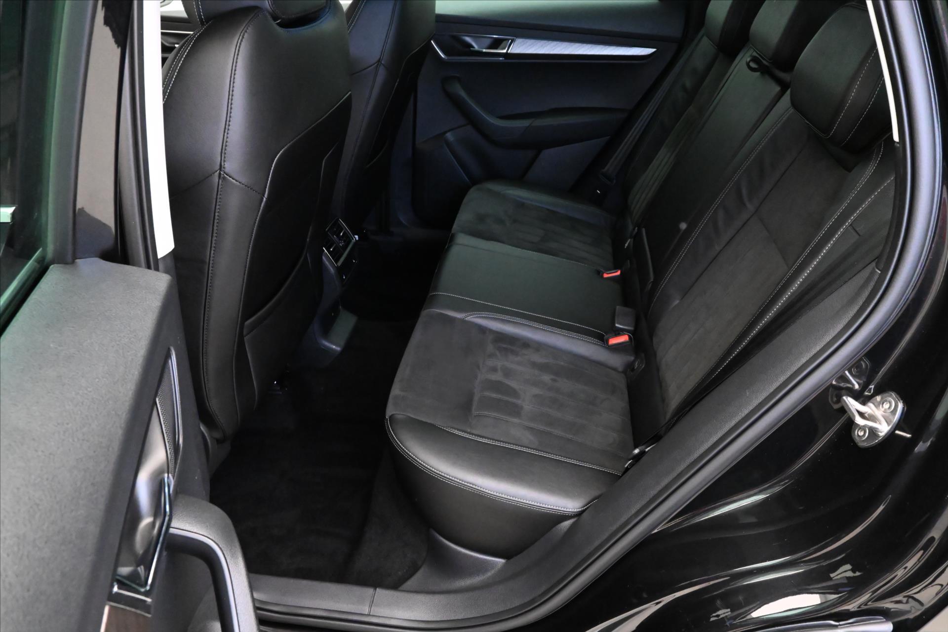 Main photo of the car Skoda Karoq 2.0 TDI 85 kW DSG CLEVER Warranty up to 5 years (14)