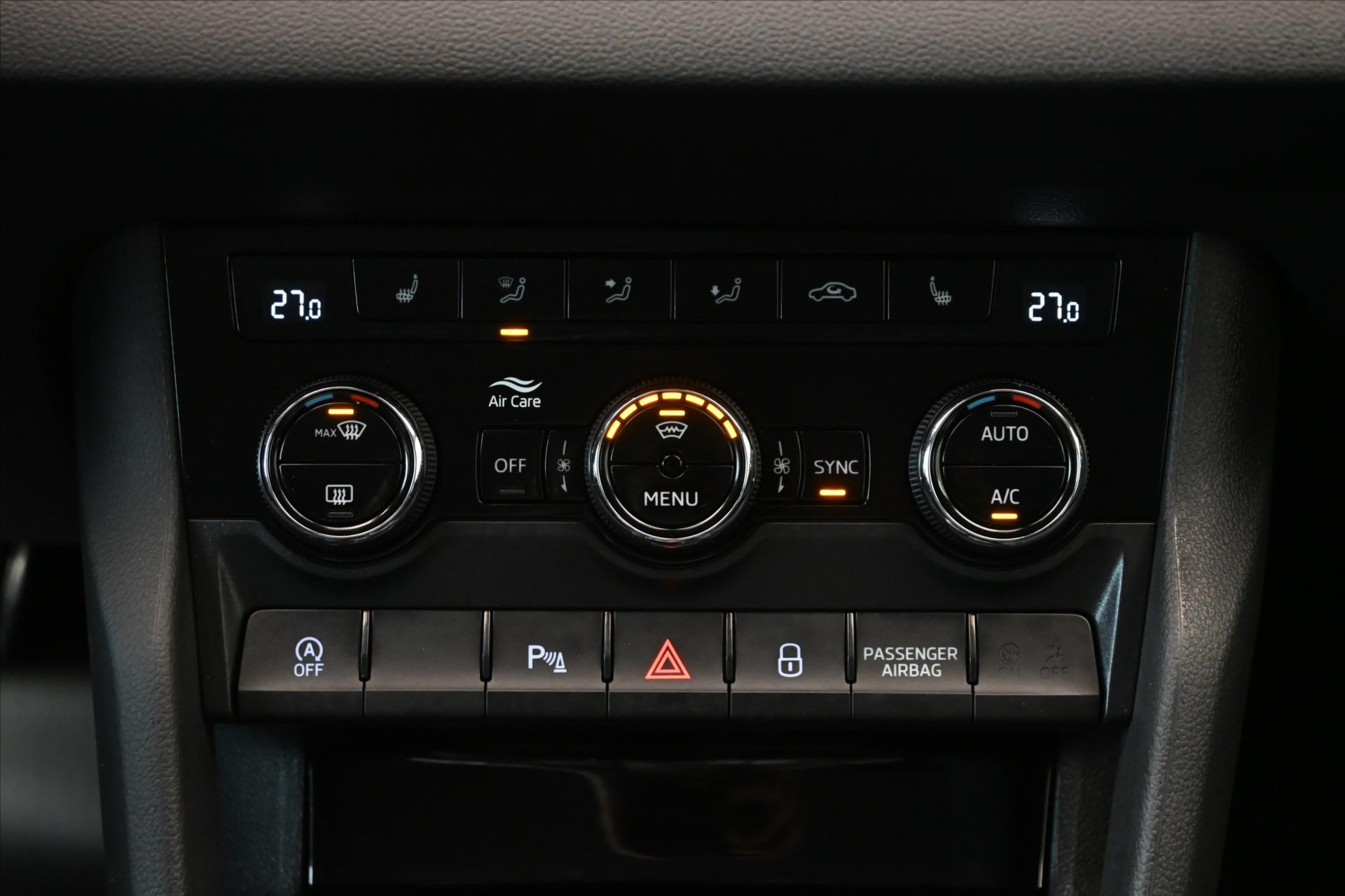 Main photo of the car Skoda Karoq 2.0 TDI 85 kW DSG CLEVER Warranty up to 5 years (21)