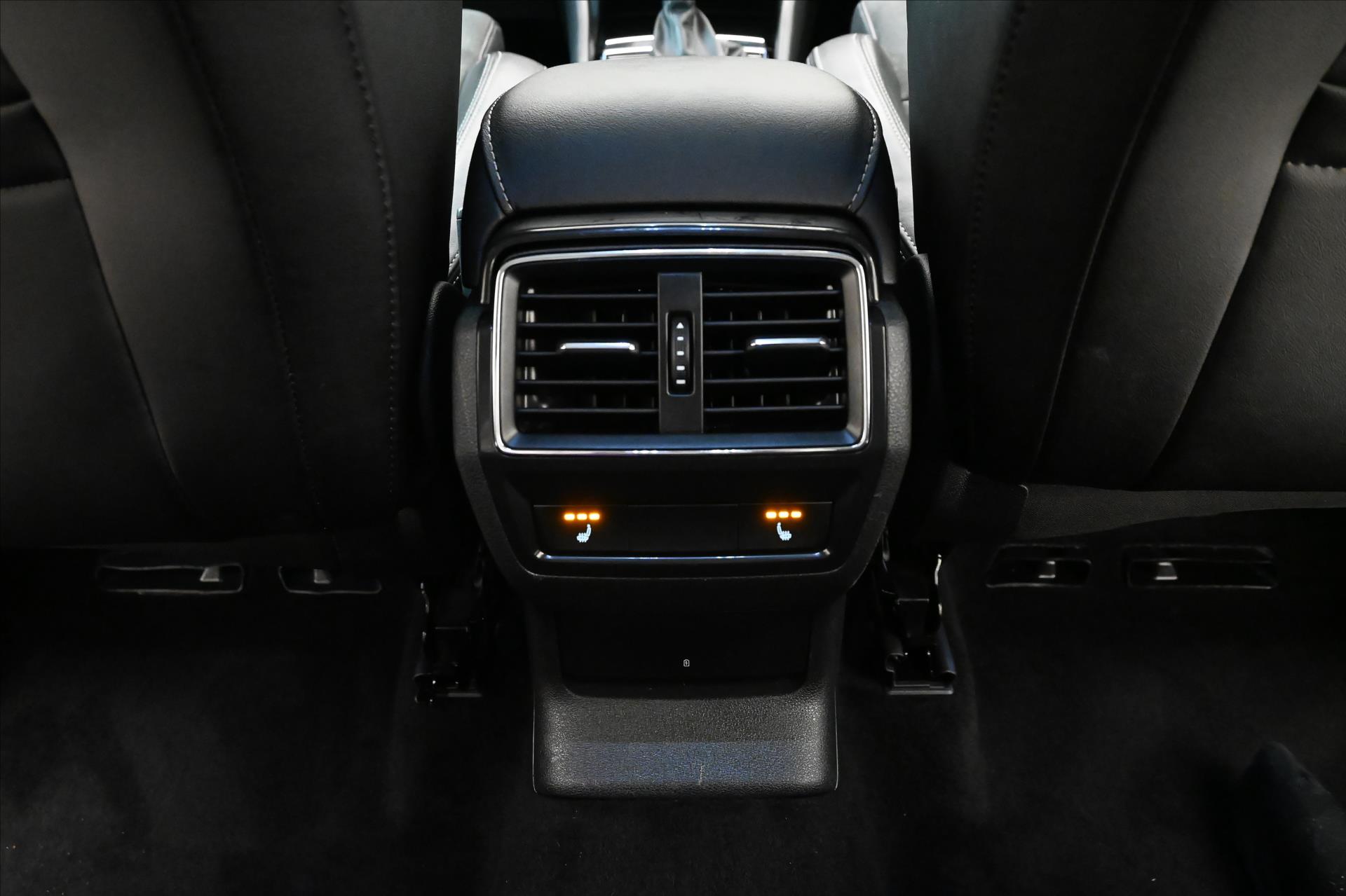 Main photo of the car Skoda Karoq 2.0 TDI 85 kW DSG CLEVER Warranty up to 5 years (22)