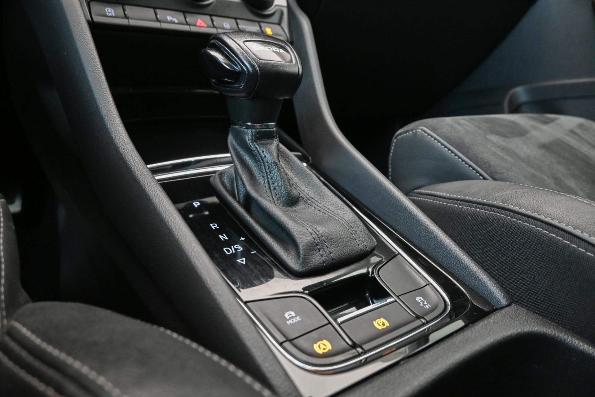 Main photo of the car Skoda Karoq 2.0 TDI 85 kW DSG CLEVER Warranty up to 5 years (23)