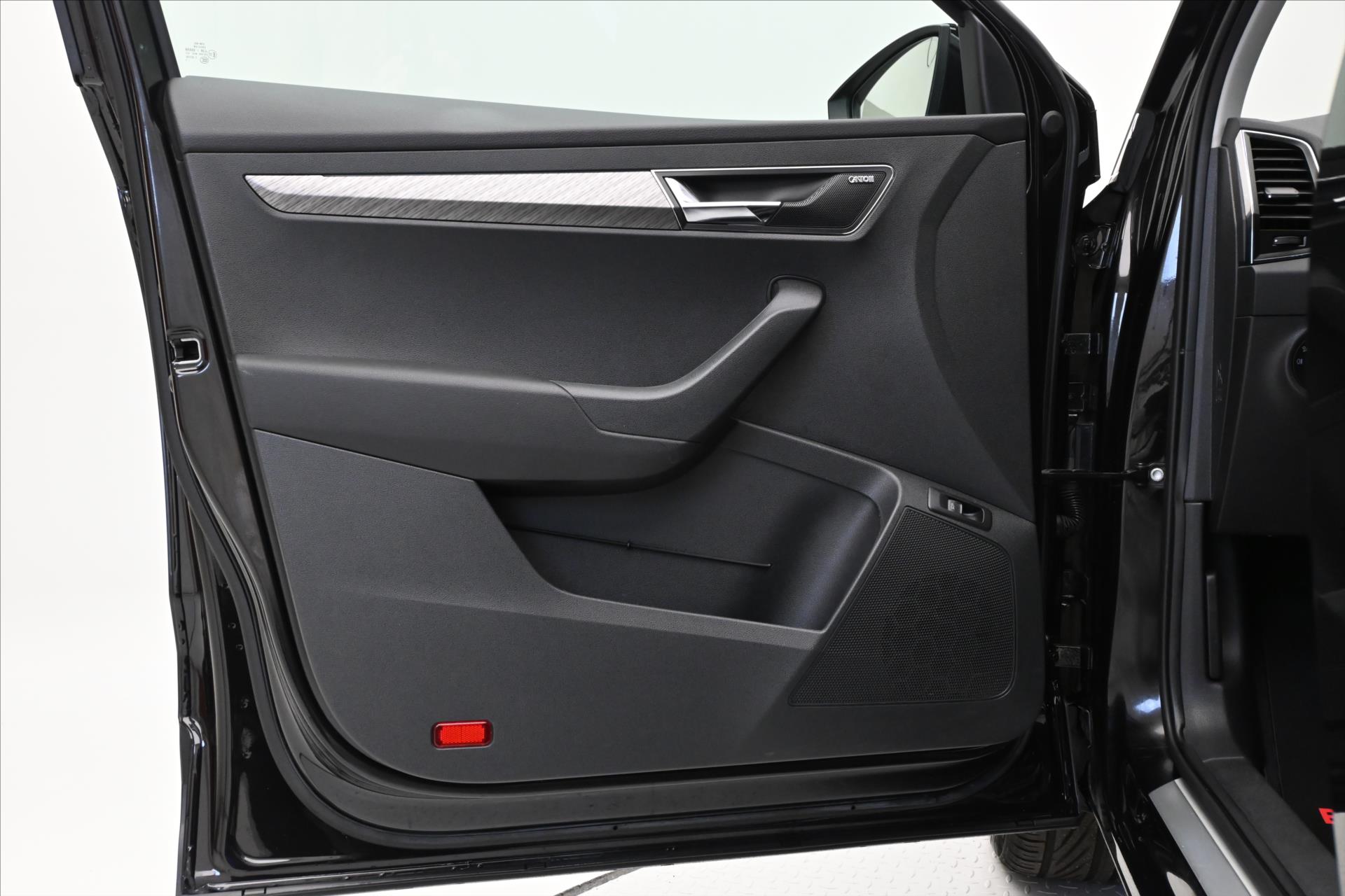 Main photo of the car Skoda Karoq 2.0 TDI 85 kW DSG CLEVER Warranty up to 5 years (24)