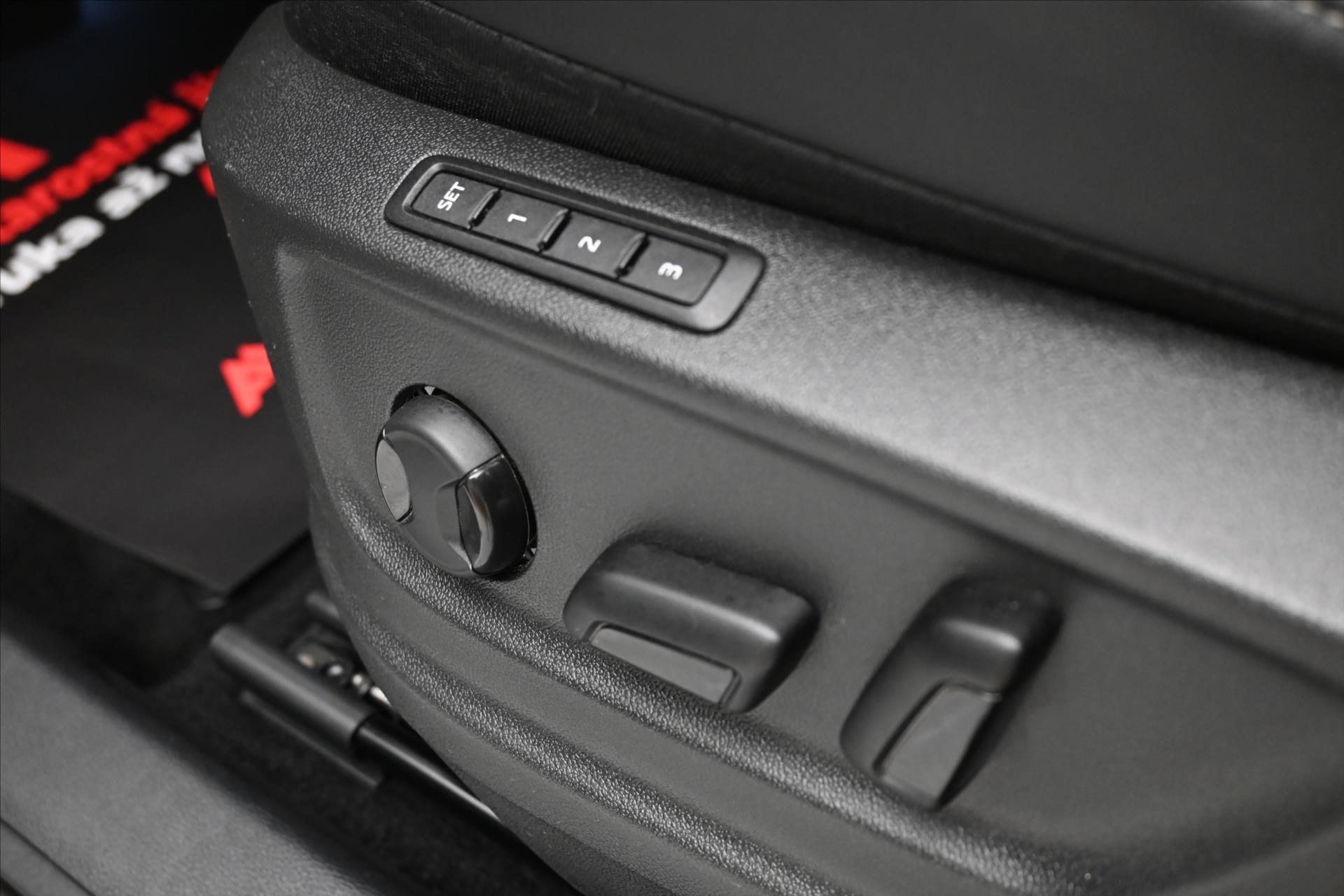 Main photo of the car Skoda Karoq 2.0 TDI 85 kW DSG CLEVER Warranty up to 5 years (27)