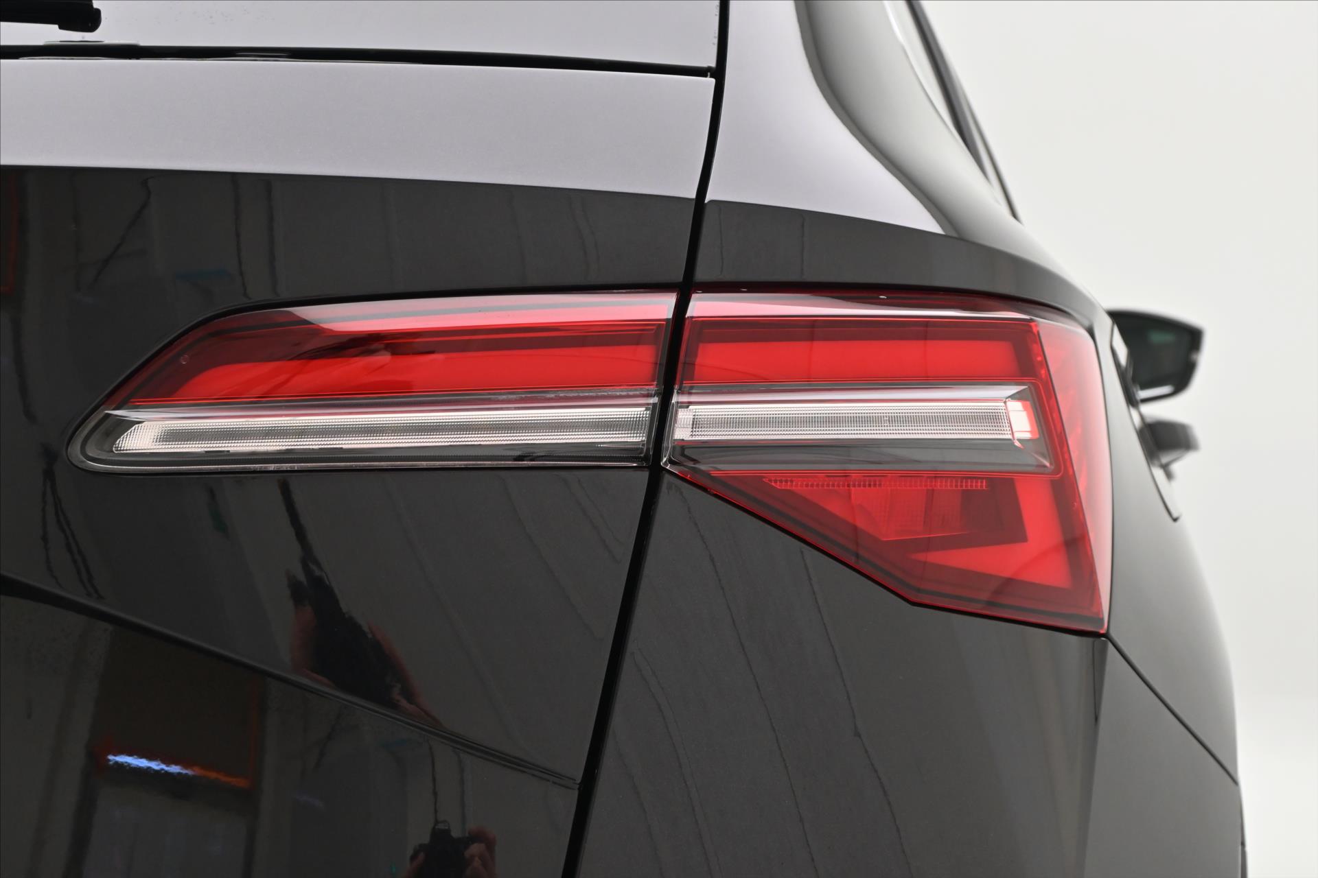 Main photo of the car Skoda Karoq 2.0 TDI 85 kW DSG CLEVER Warranty up to 5 years (32)