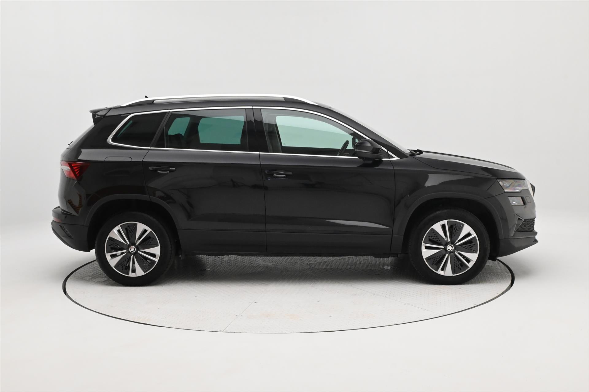 Main photo of the car Skoda Karoq 2.0 TDI 85 kW DSG CLEVER Warranty up to 5 years (4)