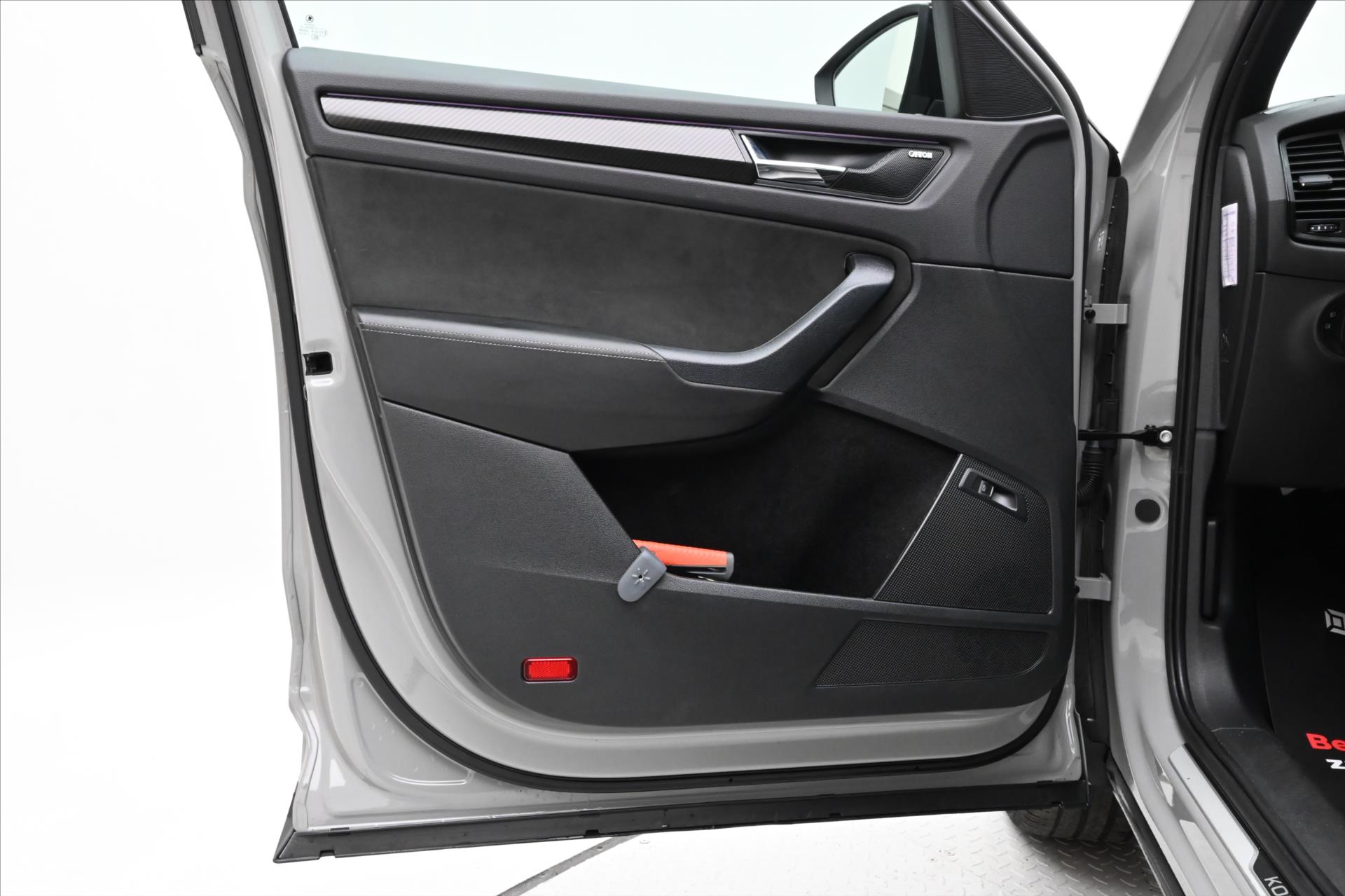 Hlavní fotografie vozu Škoda Kodiaq 1,5 TSI 110 kW Sportline Business Záruka až 5 let (27)