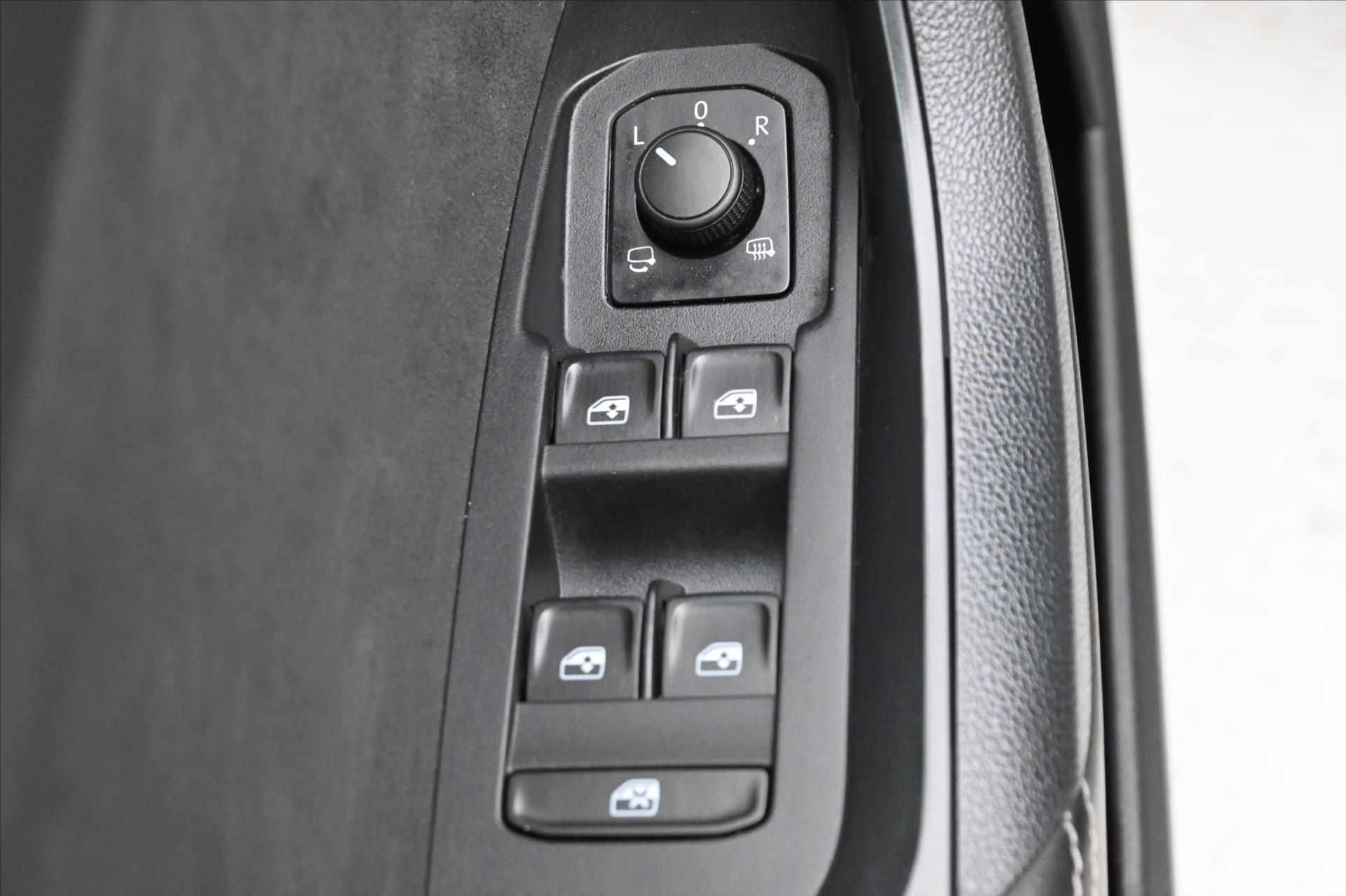 Hlavní fotografie vozu Škoda Kodiaq 1,5 TSI 110 kW Sportline Business Záruka až 5 let (28)