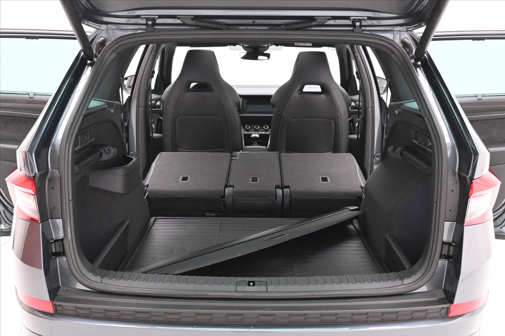 Hlavní fotografie vozu Škoda Kodiaq 1,5 TSi 110kW DSG Sportline Záruka až 5 let (11)