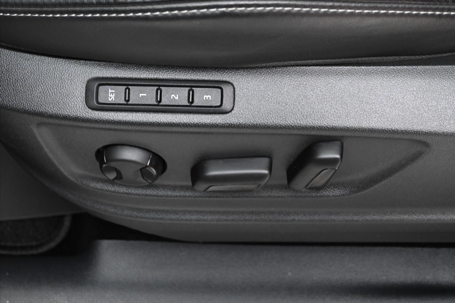 Hlavní fotografie vozu Škoda Kodiaq 1,5 TSI 110 kW Sportline Business Záruka až 5 let (28)