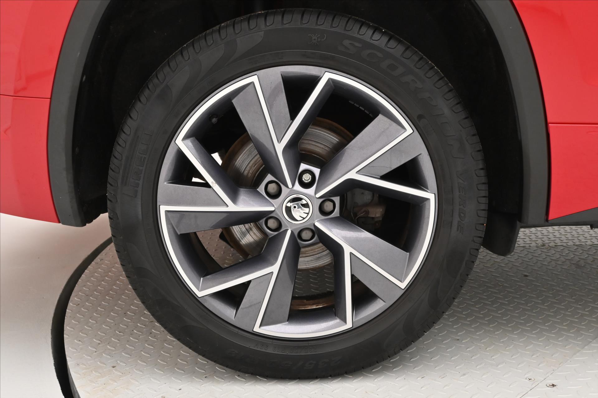 Hlavní fotografie vozu Škoda Kodiaq 1,5 TSI 110 kW Sportline Business Záruka až 5 let (35)