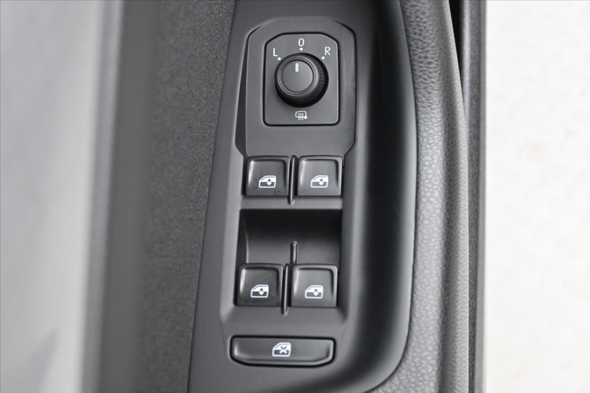 Hlavní fotografie vozu Volkswagen Passat 2,0 TDI 110 kW DSG Business Záruka až 5 let (26)