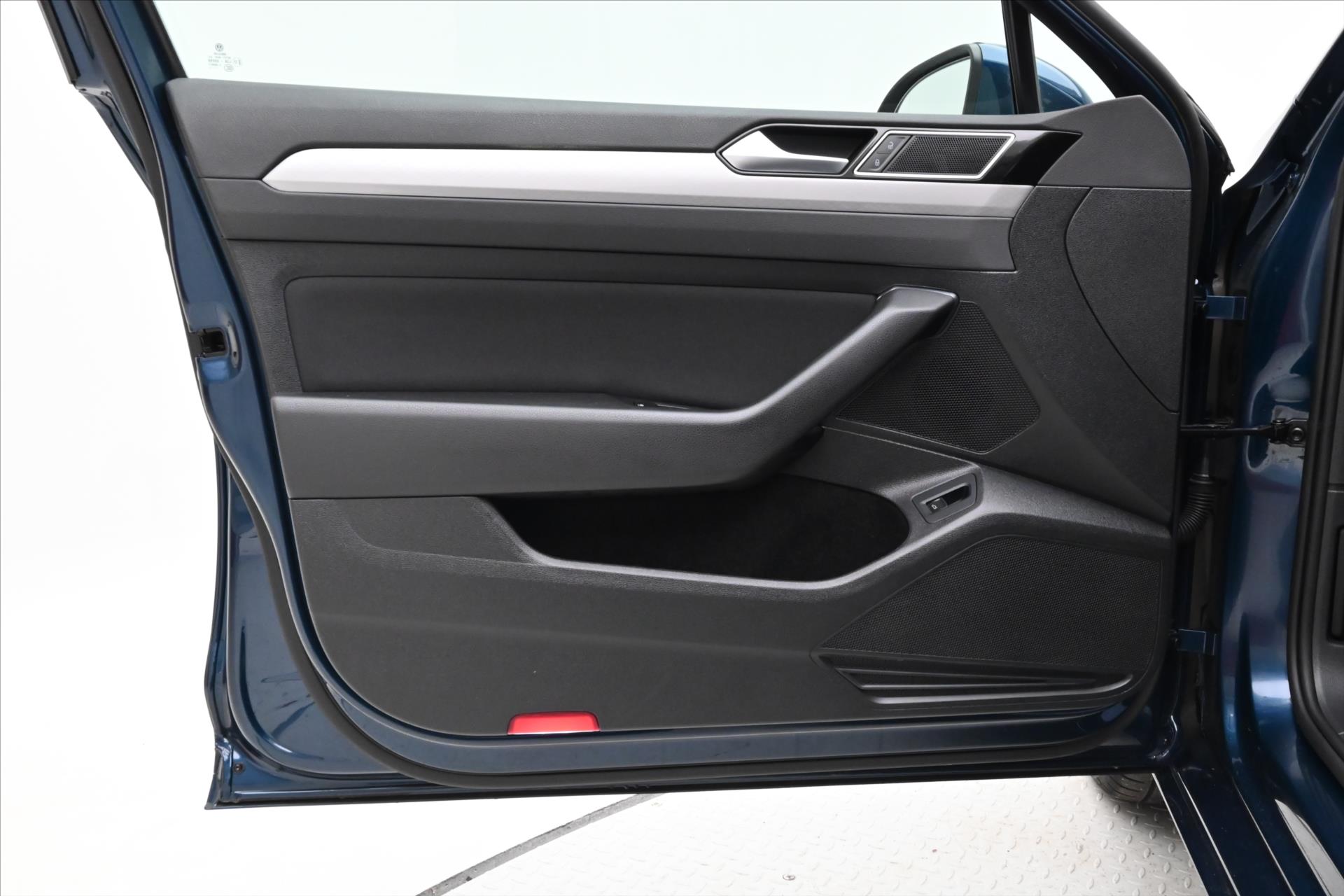 Hlavní fotografie vozu Volkswagen Passat 2,0 TDI 110kW BUSINESS DSG Záruka až 5 let (25)