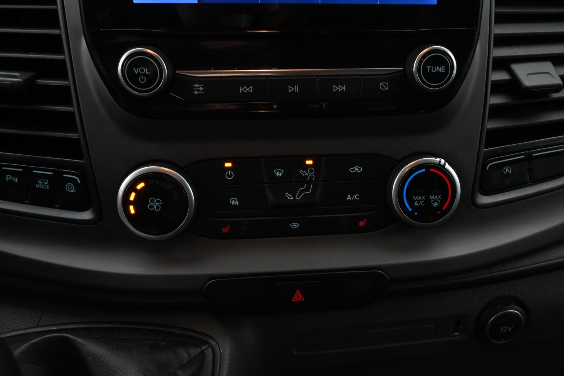 Hlavní fotografie vozu Ford Transit 2,0 TDCi 125 kW Navi Nezáv.Top. L3H3 Záruka až 5 let (19)