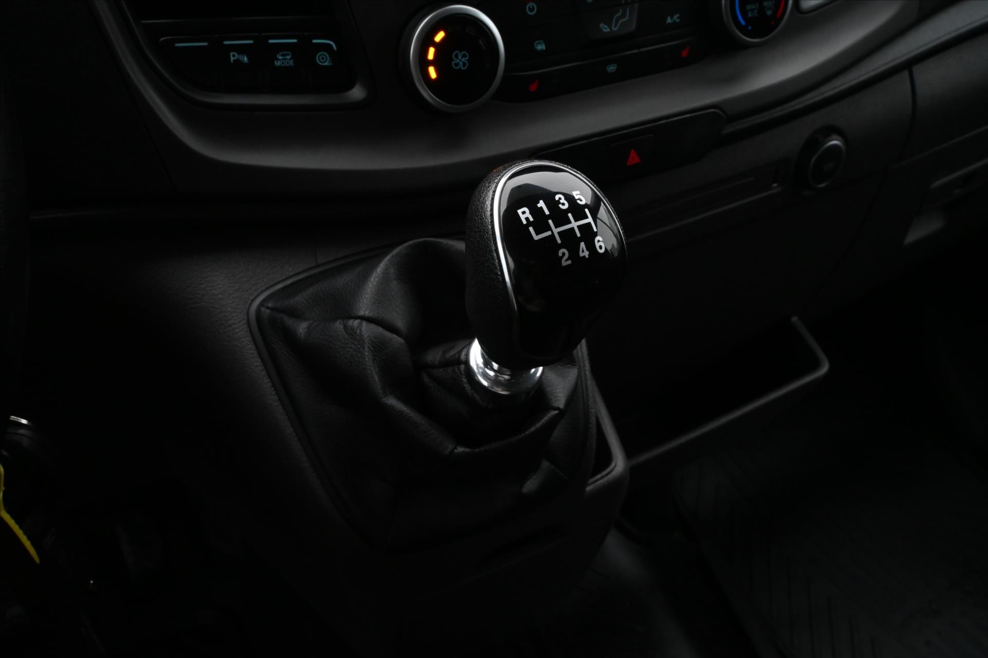 Hlavní fotografie vozu Ford Transit 2,0 TDCi 125 kW Navi Nezáv.Top. L3H3 Záruka až 5 let (20)