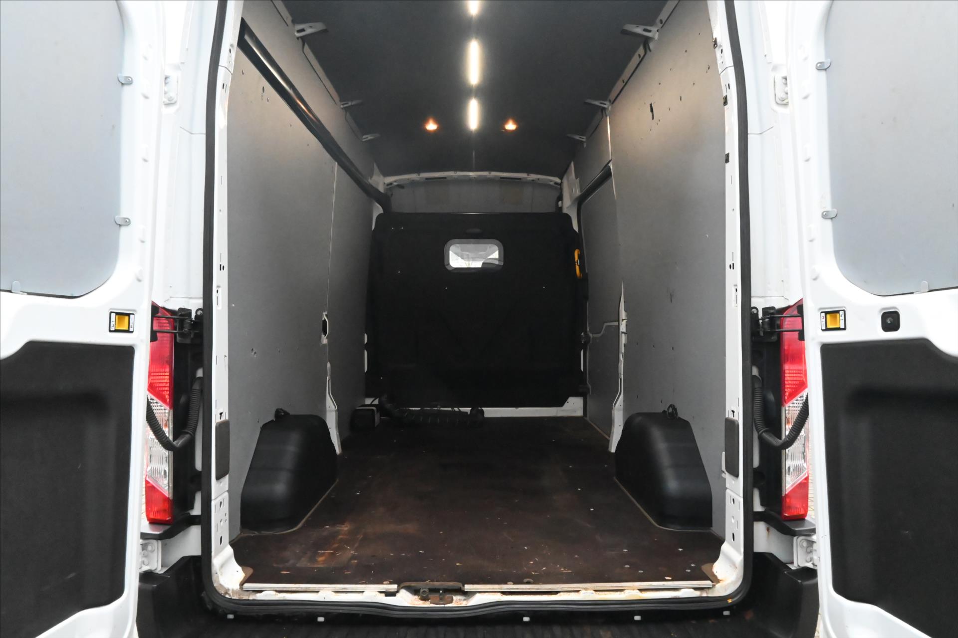 Hlavní fotografie vozu Ford Transit 2,0 TDCi 125kW NAVI NEZÁ.TOP. L3H3 Záruka až 5 let (9)