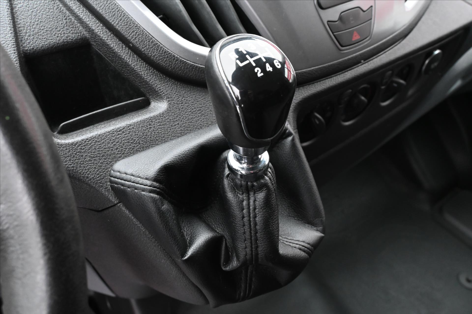 Hlavní fotografie vozu Ford Transit 2,0 Ecoblue 96kW L2H2 NEZ.TOP. Záruka až 5 let (20)