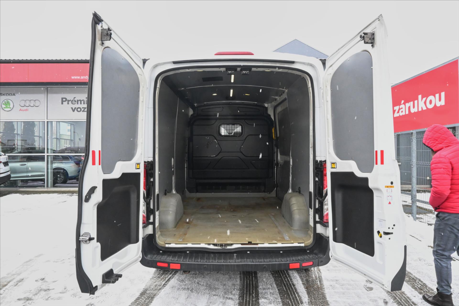 Hlavní fotografie vozu Ford Transit 2,0 Ecoblue 96kW L2H2 NEZ.TOP. Záruka až 5 let (8)