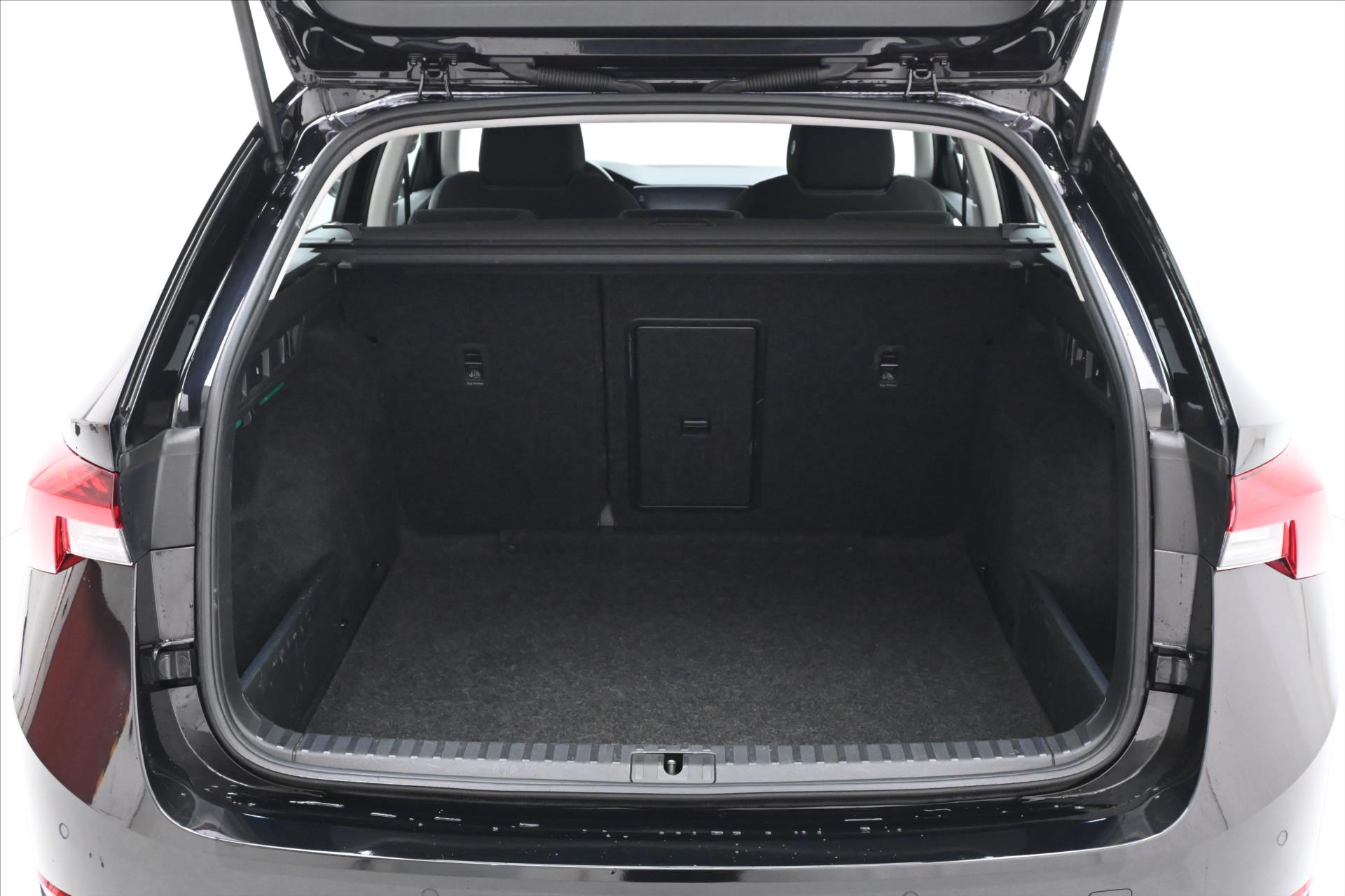 Hlavní fotografie vozu Škoda Octavia 2,0 TDI 110kW STYLE DSG Záruka až 5 let (10)