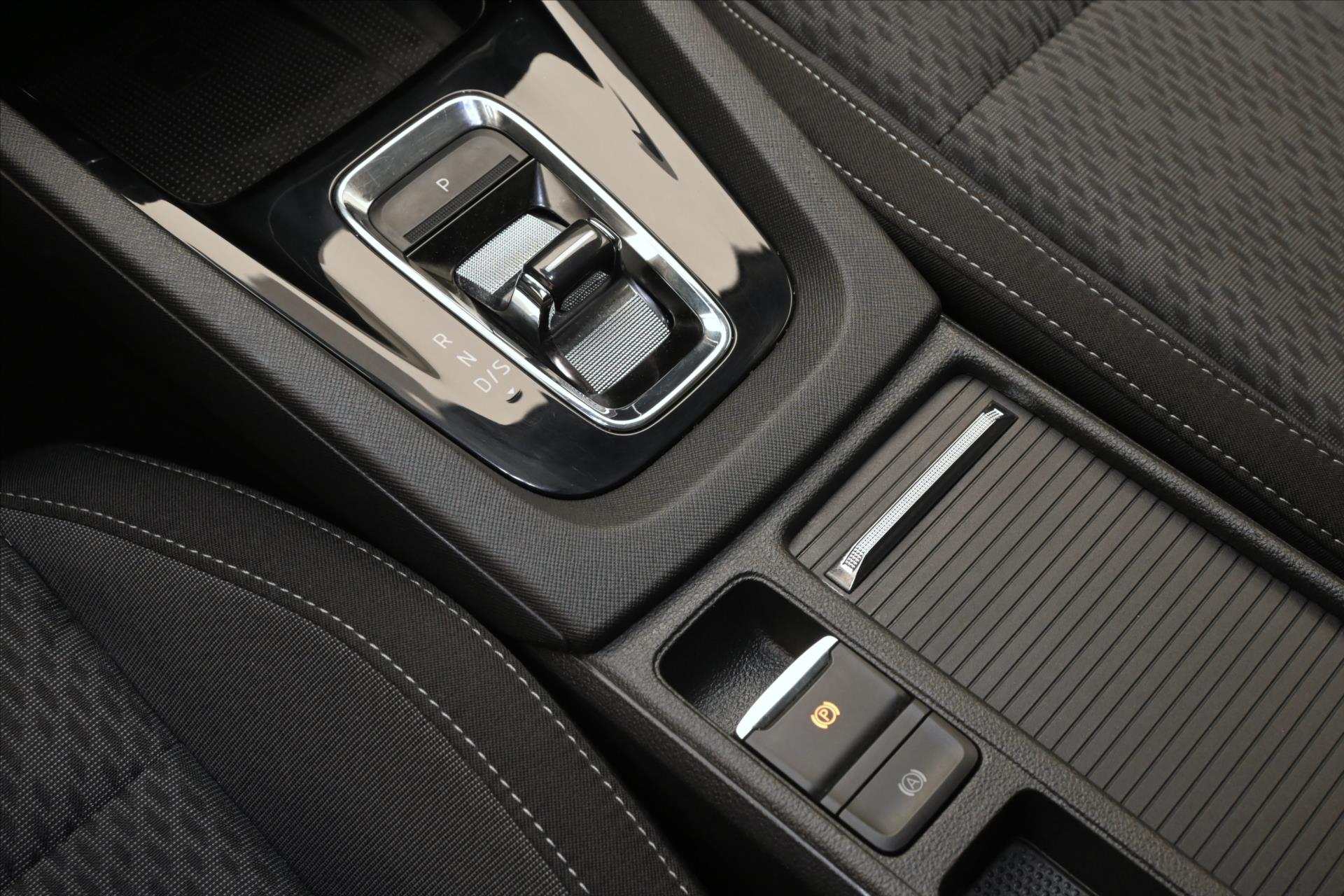 Hlavní fotografie vozu Škoda Octavia 2,0 TDI 110kW STYLE DSG Záruka až 5 let (25)