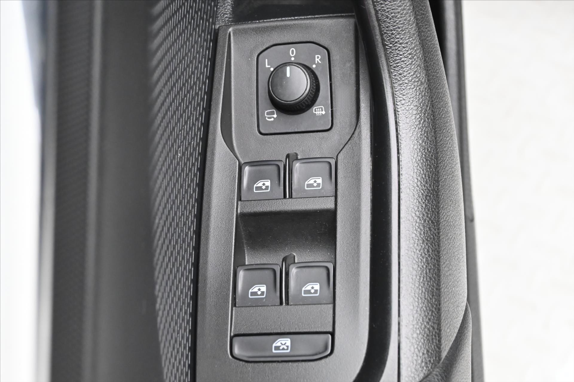 Hlavní fotografie vozu Škoda Octavia 2,0 TDI 110kW STYLE DSG Záruka až 5 let (27)