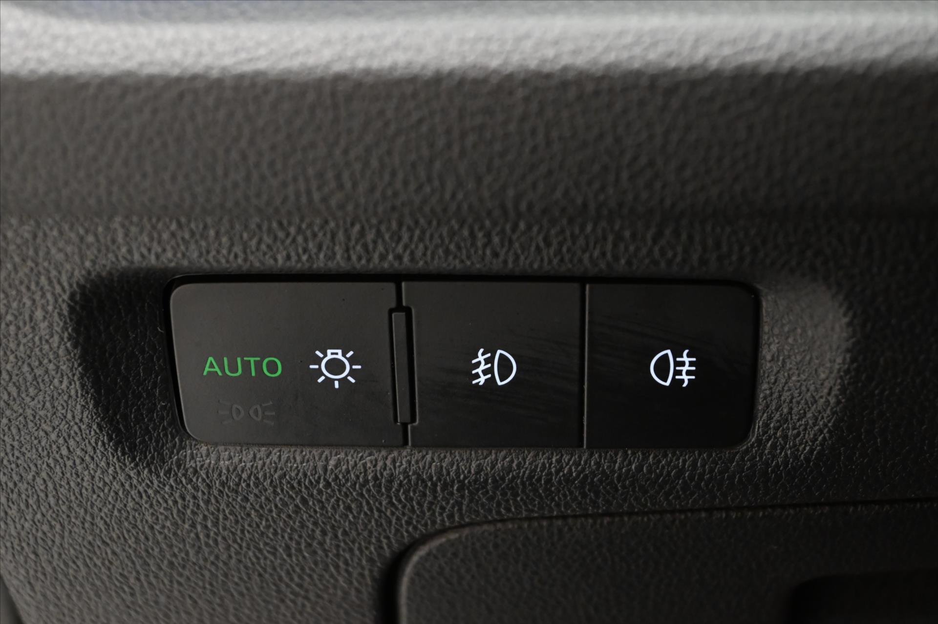 Hlavní fotografie vozu Škoda Octavia 2,0 TDI 110kW STYLE DSG Záruka až 5 let (28)