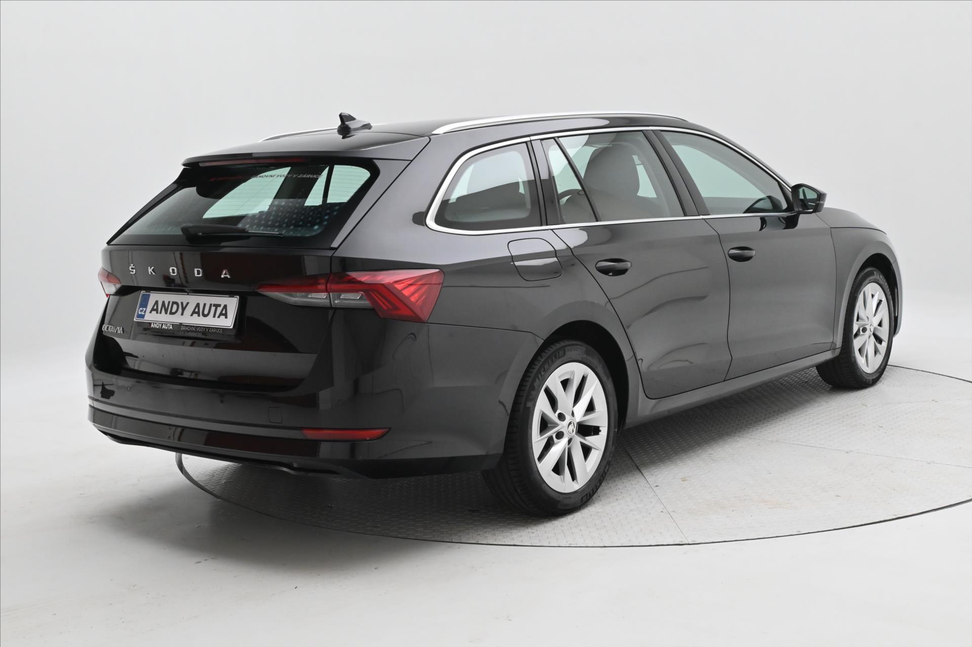 Hlavní fotografie vozu Škoda Octavia 2,0 TDI 110kW STYLE DSG Záruka až 5 let (5)