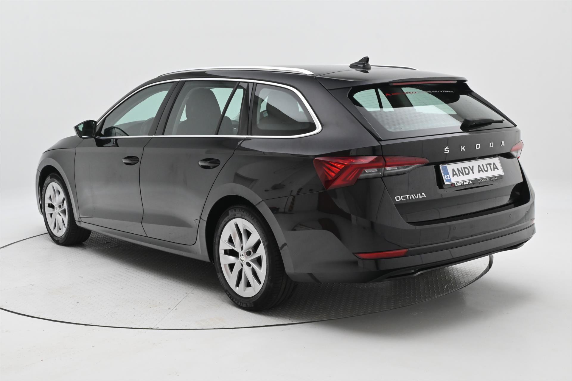 Hlavní fotografie vozu Škoda Octavia 2,0 TDI 110kW STYLE DSG Záruka až 5 let (7)