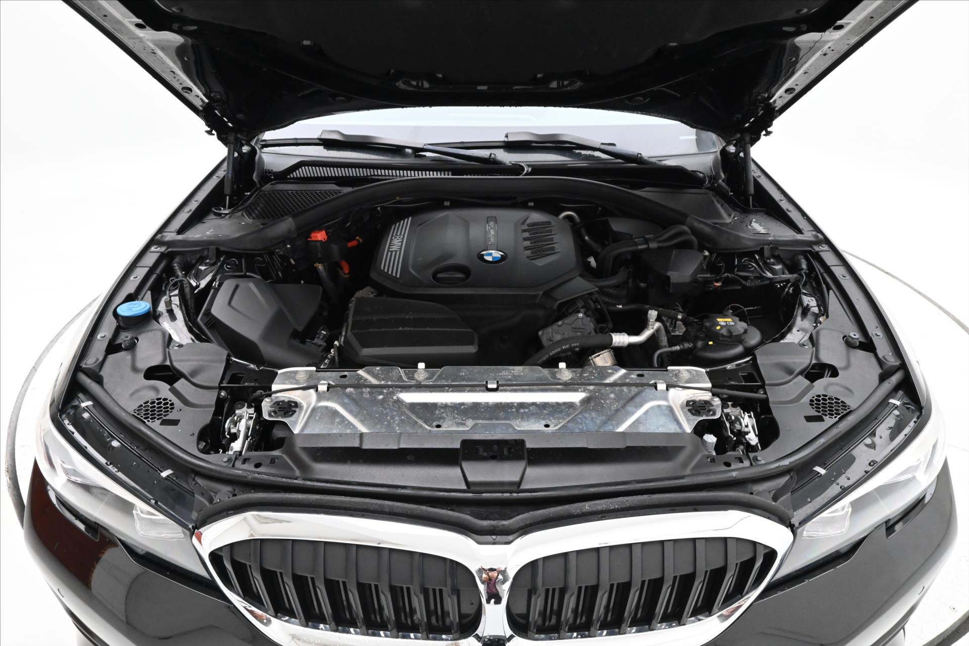 Hlavní fotografie vozu BMW Řada 3 2,0 320d 140 kW AT8 Záruka až 5 let (10)