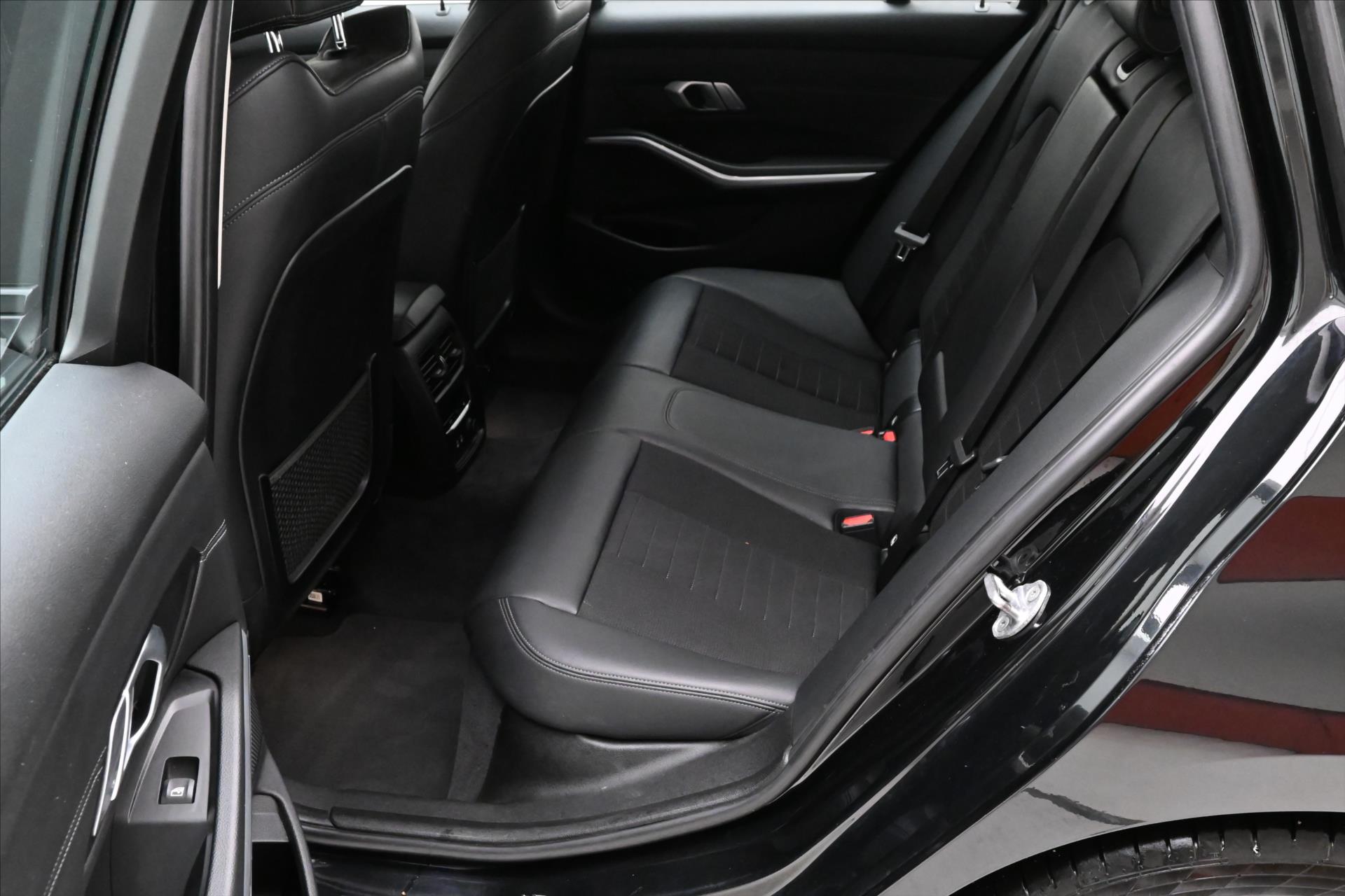 Main photo of the car BMW Row 3 2.0 320d 140kW AT8 Warranty up to 5 years (14)