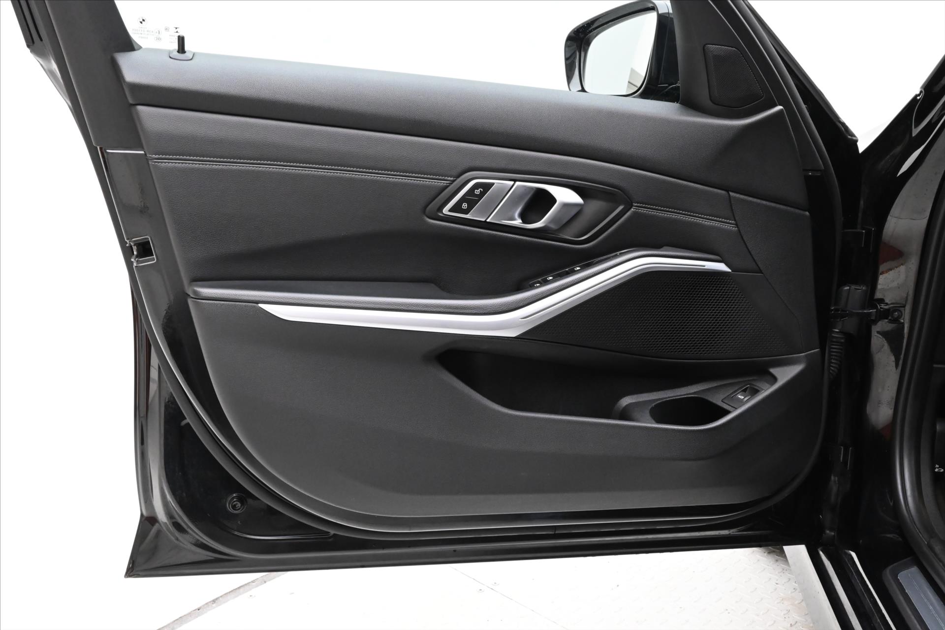 Main photo of the car BMW Row 3 2.0 320d 140kW AT8 Warranty up to 5 years (24)