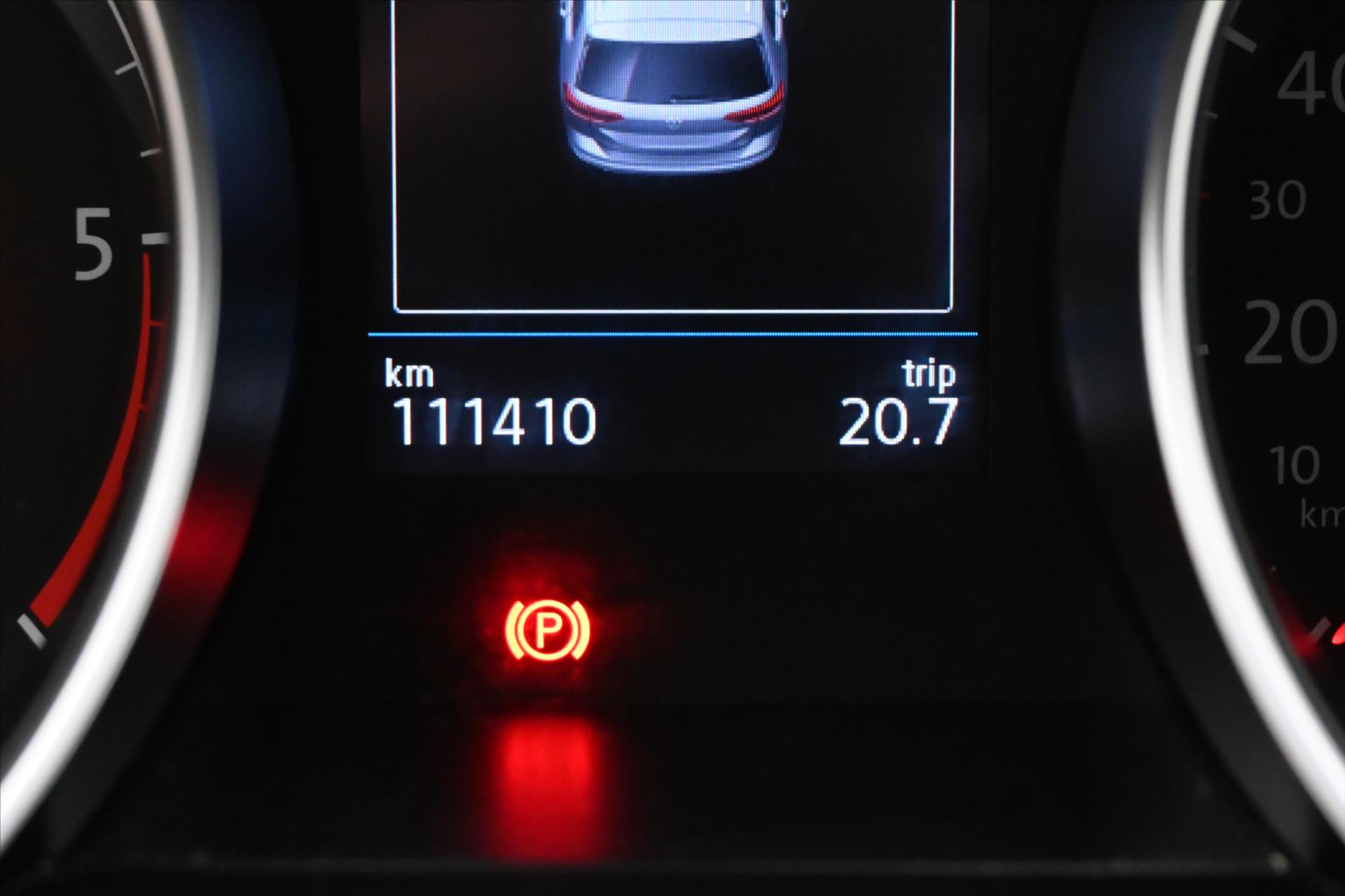 Hlavní fotografie vozu Volkswagen Touran 2,0 TDI 110kW HIGHLINE DSG Záruka až 5 let (18)