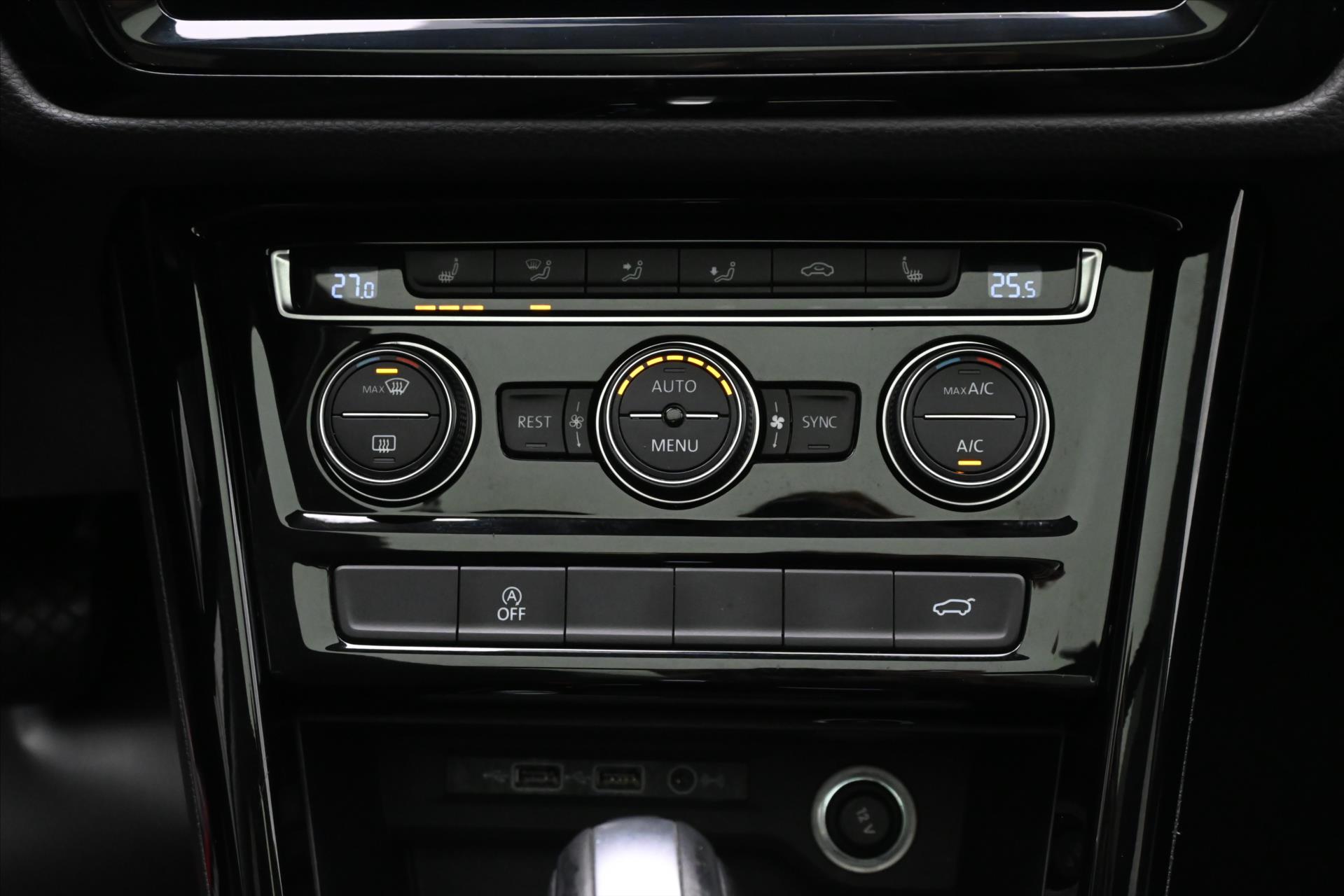 Hlavní fotografie vozu Volkswagen Touran 2,0 TDI 110kW HIGHLINE DSG Záruka až 5 let (24)