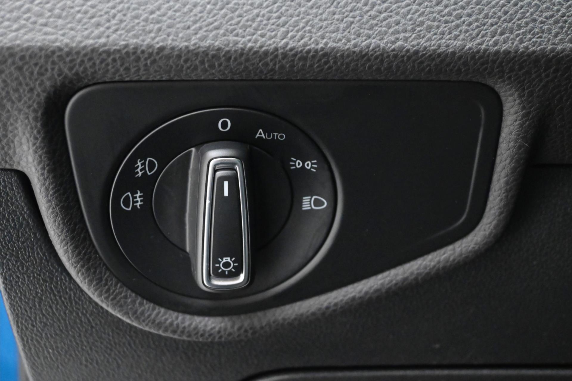 Hlavní fotografie vozu Volkswagen Touran 2,0 TDI 110kW HIGHLINE DSG Záruka až 5 let (29)