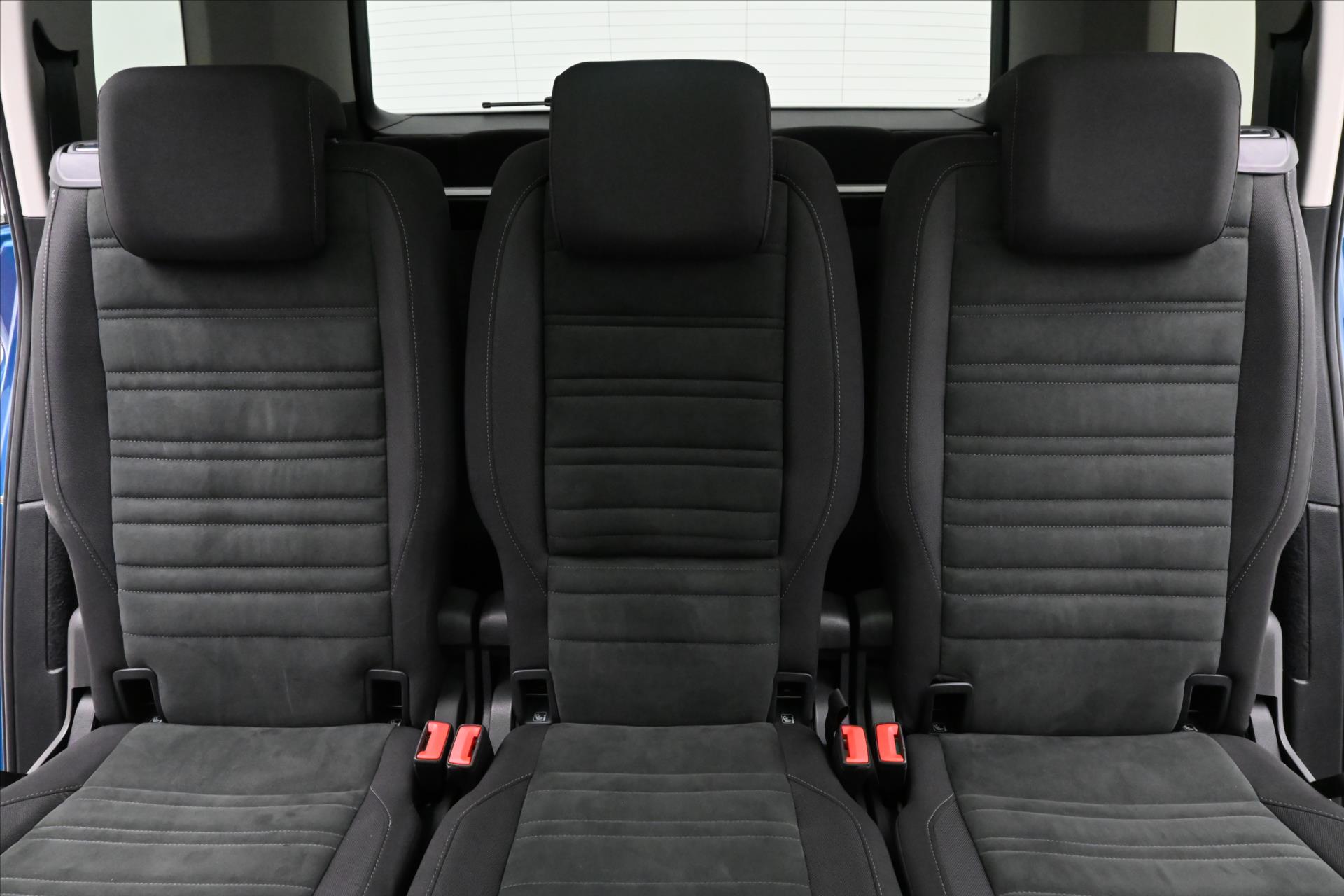 Hlavní fotografie vozu Volkswagen Touran 2,0 TDI 110kW HIGHLINE DSG Záruka až 5 let (30)