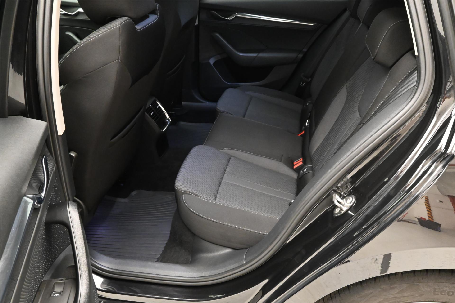 Hlavní fotografie vozu Škoda Octavia 2,0 TDI 110 kW DSG Style Záruka až 5 let (15)