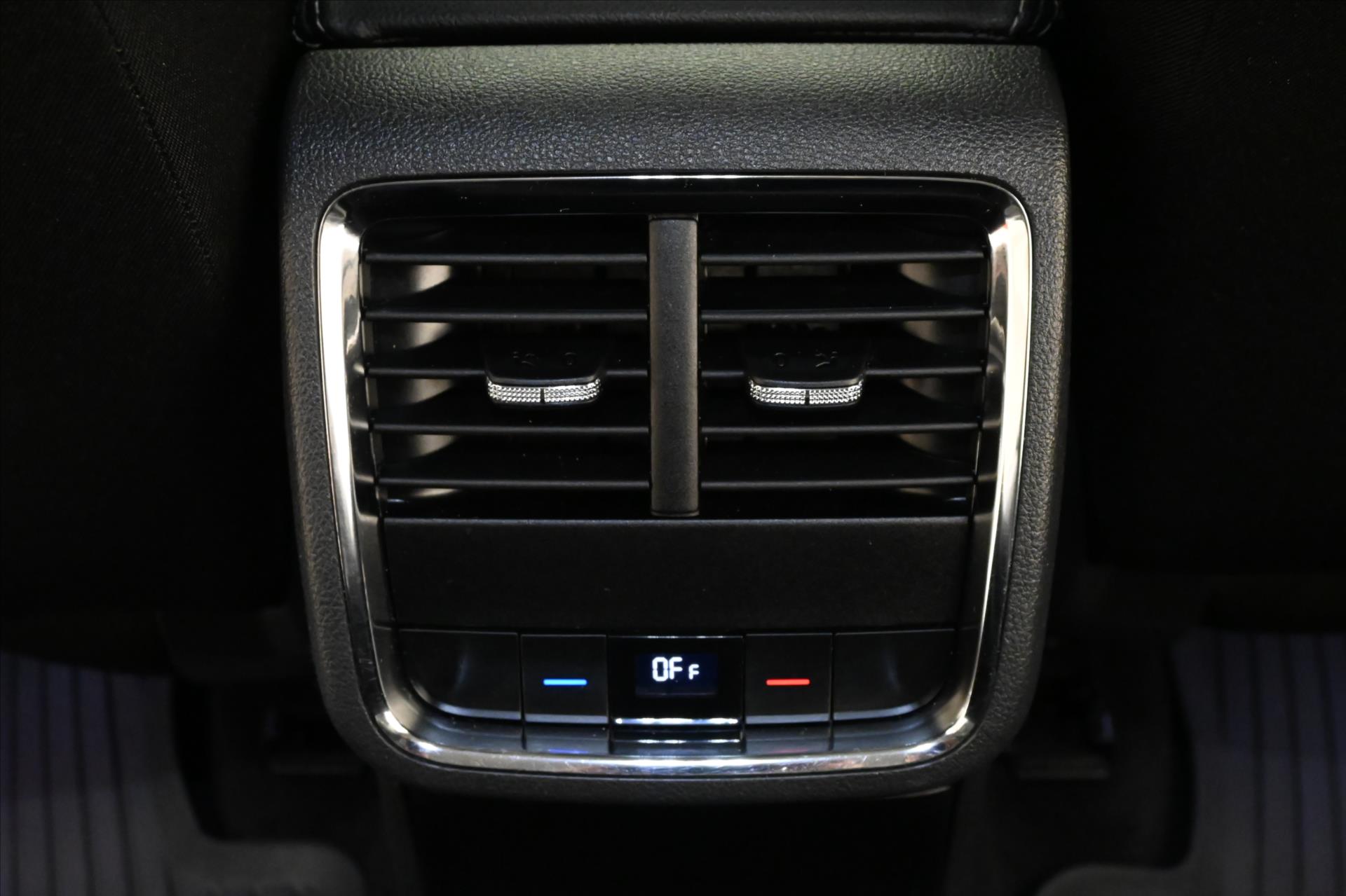 Hlavní fotografie vozu Škoda Octavia 2,0 TDI 110 kW DSG Style Záruka až 5 let (24)