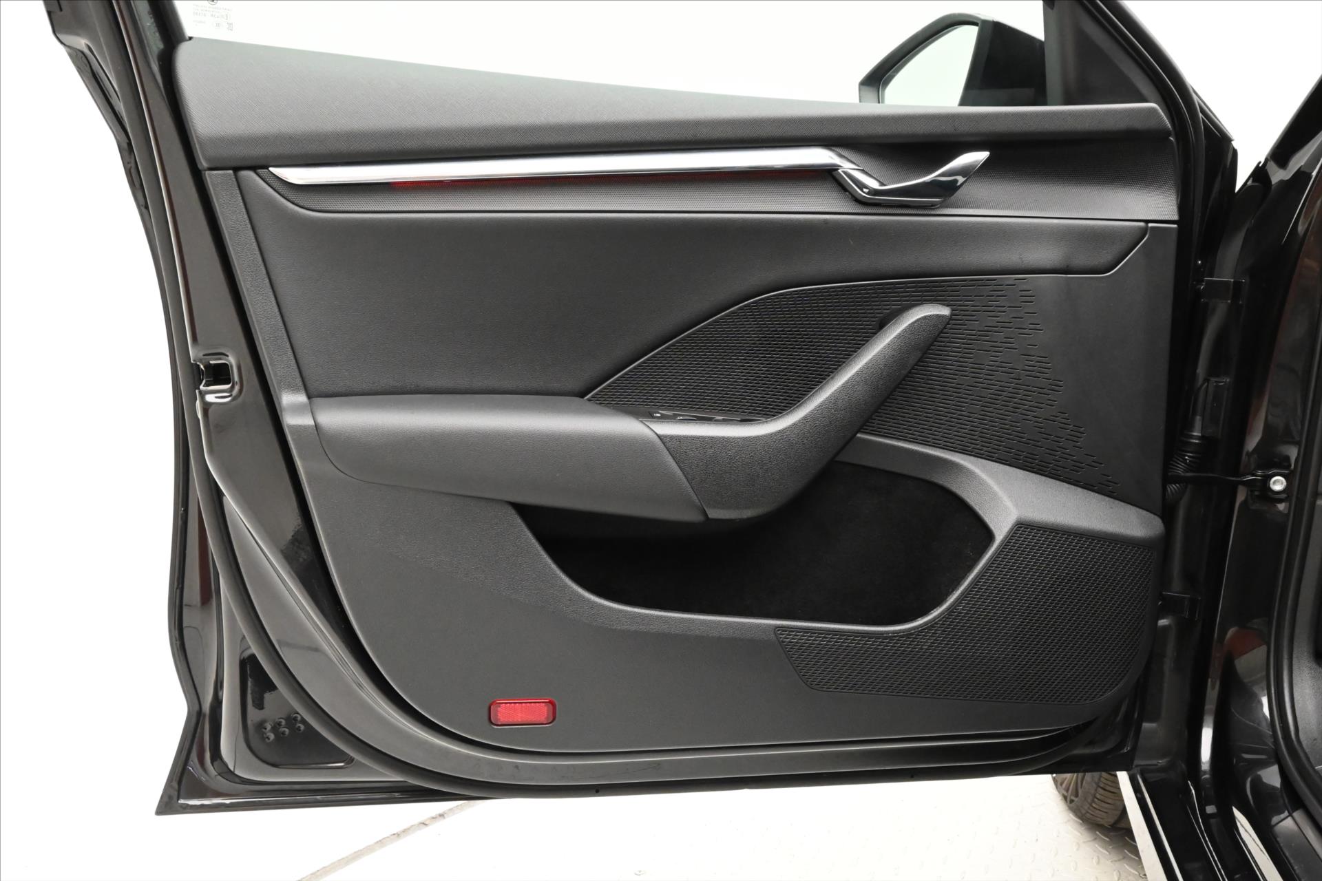 Hlavní fotografie vozu Škoda Octavia 2,0 TDI 110 kW DSG Style Záruka až 5 let (26)