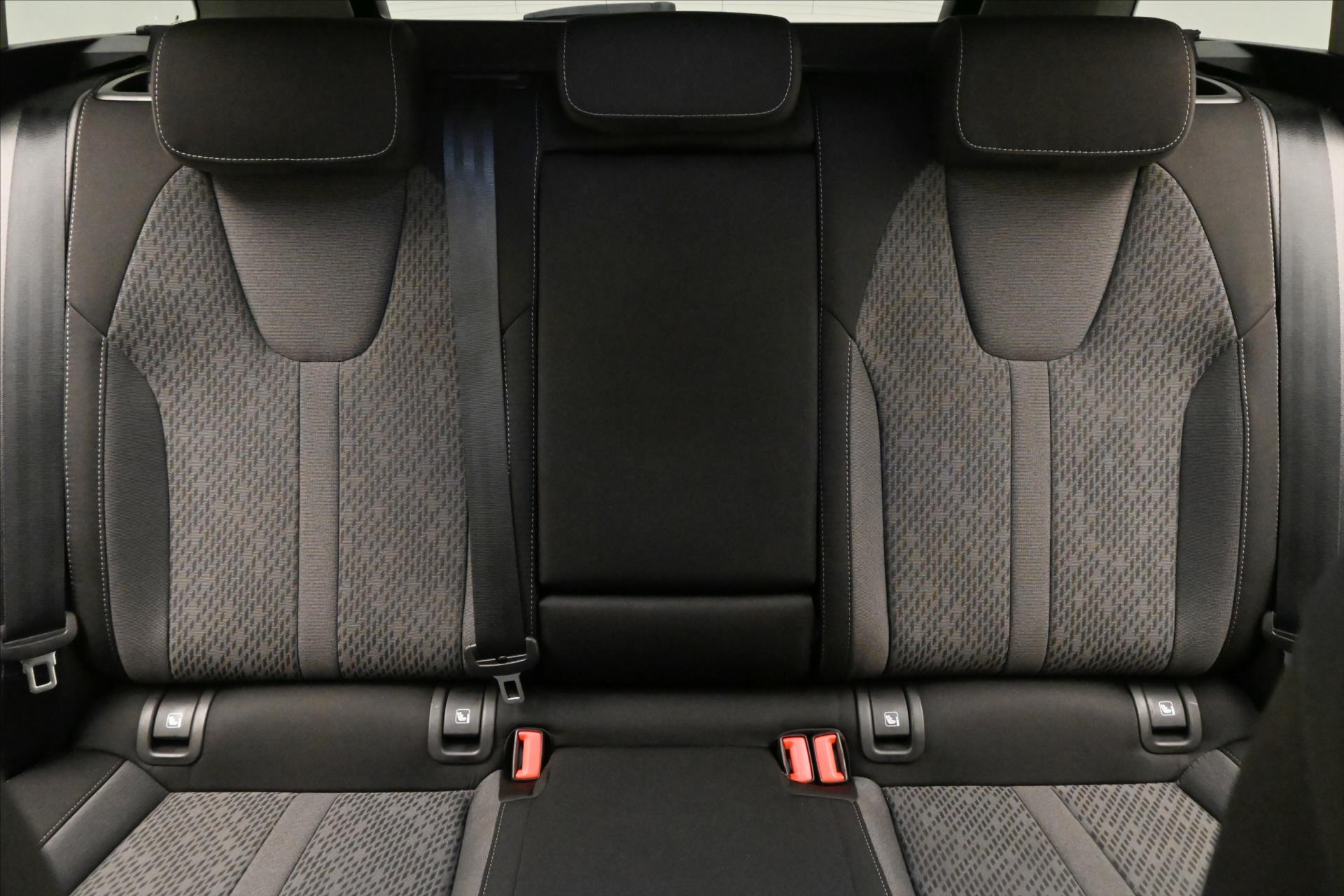 Hlavní fotografie vozu Škoda Octavia 2,0 TDI 110 kW DSG Style Záruka až 5 let (29)