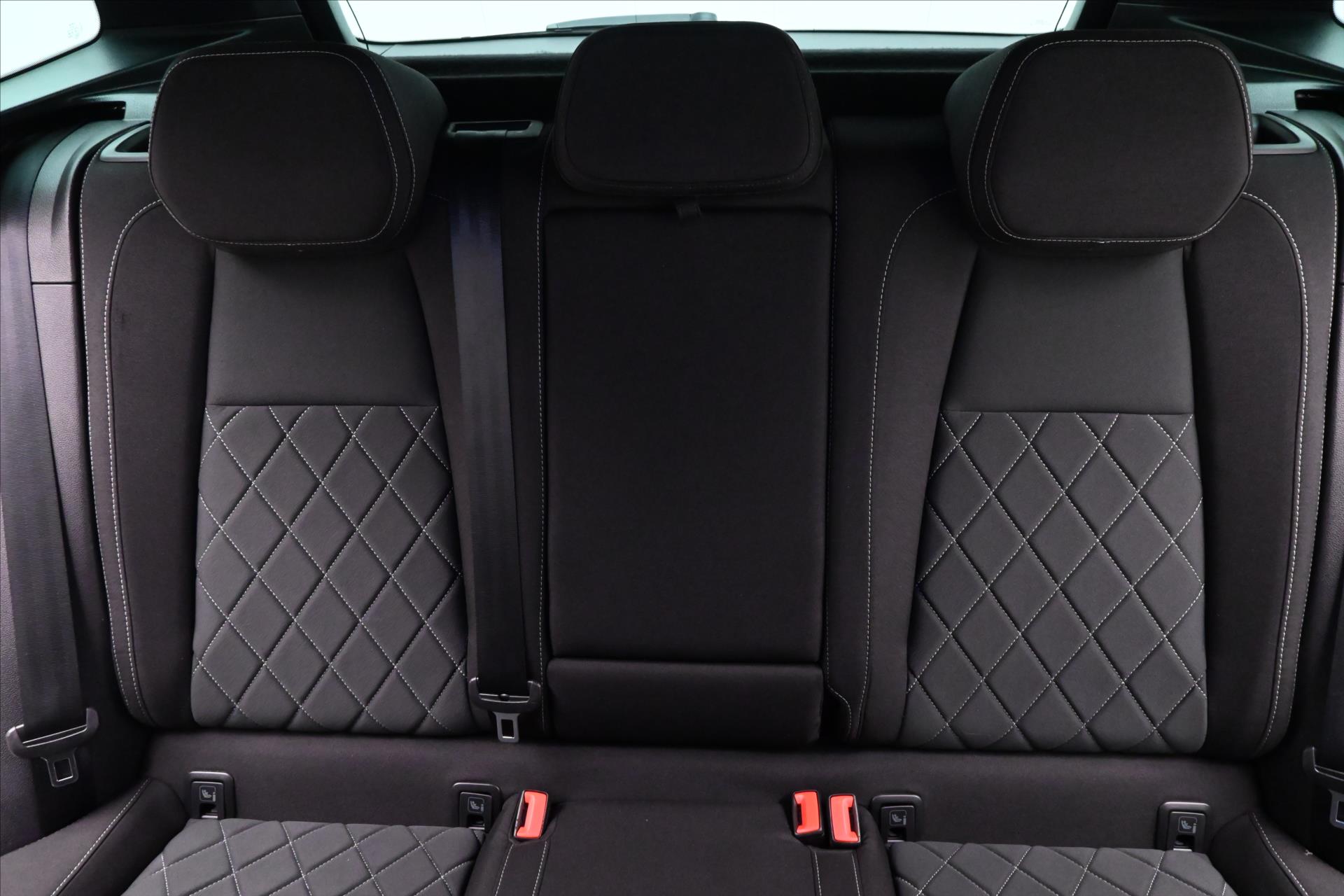 Hlavní fotografie vozu Škoda Karoq 1,5 TSI 110 kW Sportline Business Záruka až 5 let (28)