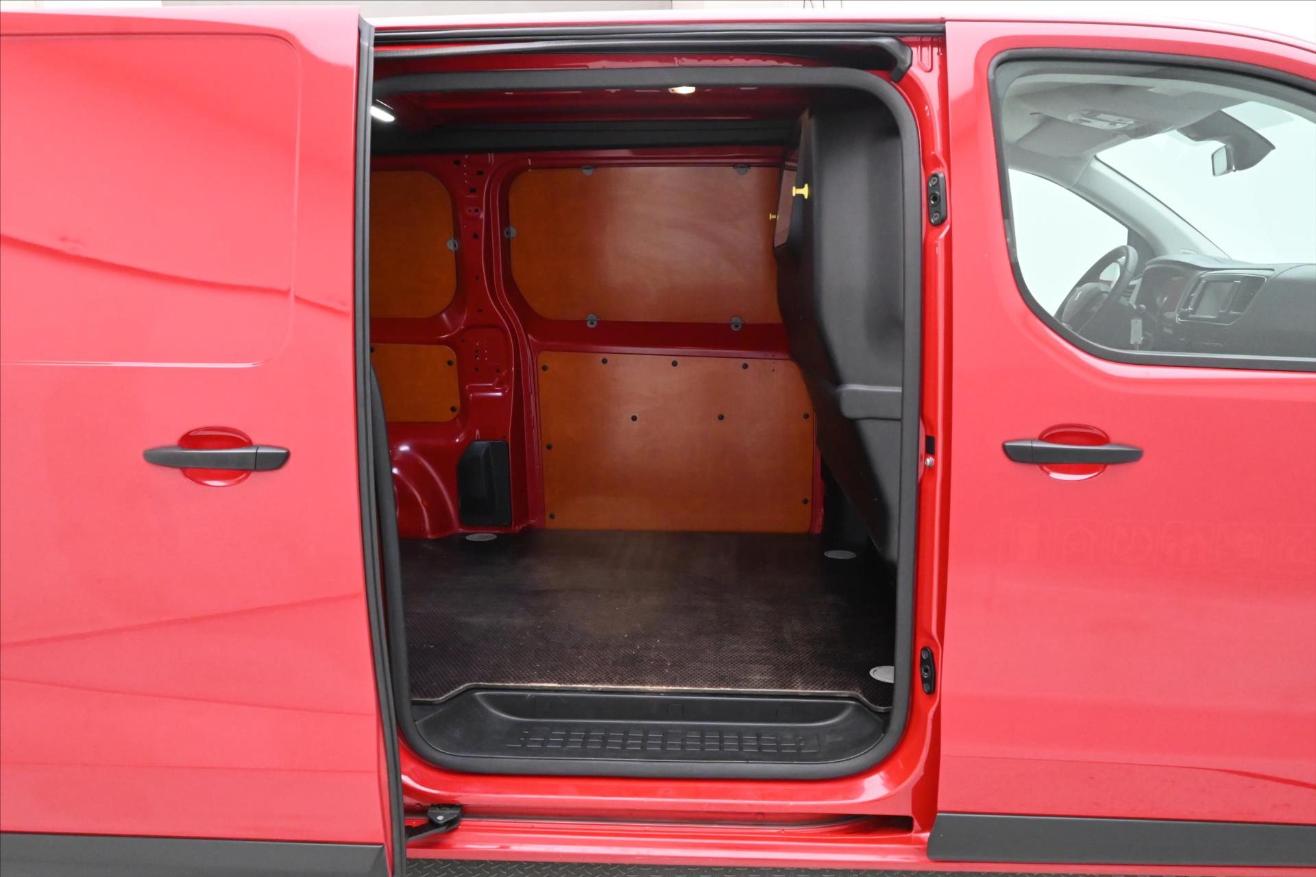 Hlavní fotografie vozu Peugeot Expert 2,0 BlueHDi 110kW LONG Záruka až 5 let (28)