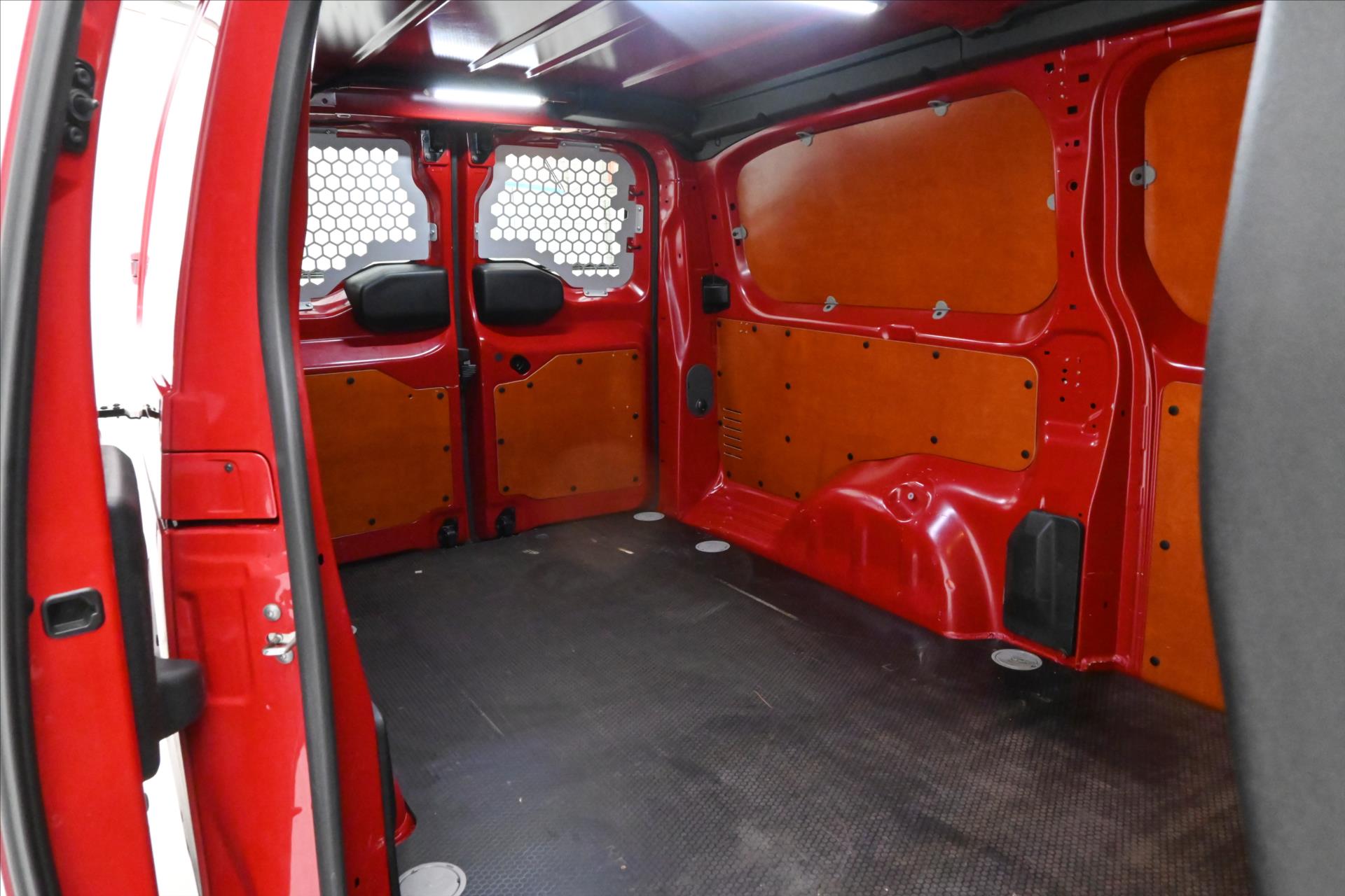 Hlavní fotografie vozu Peugeot Expert 2,0 BlueHDi 110kW LONG Záruka až 5 let (29)