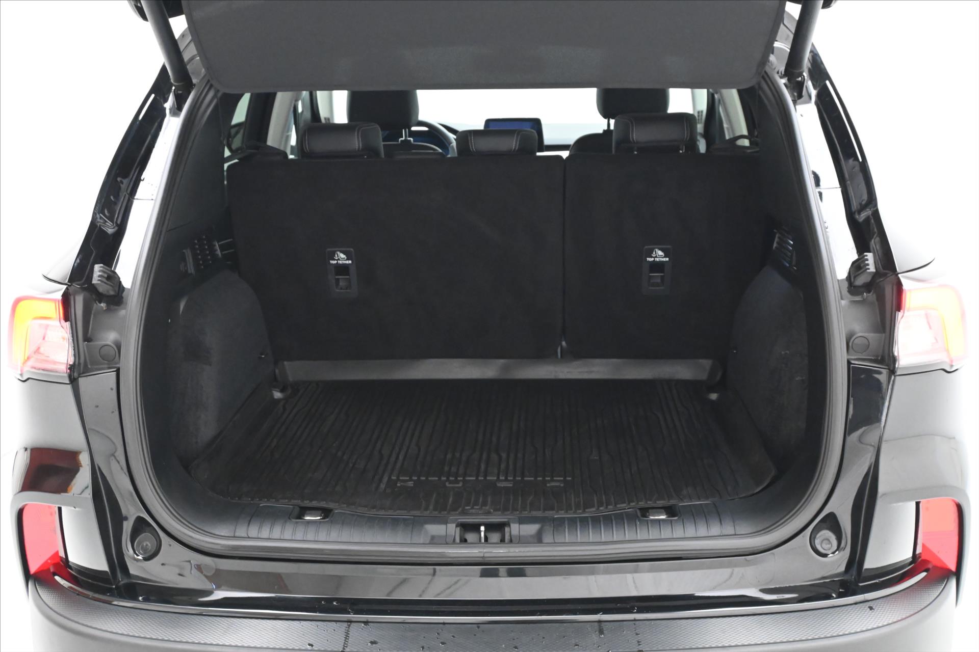 Hlavní fotografie vozu Ford Kuga 2,0 EcoBlue 140 kW AT8 AWD Záruka až 5 let (11)