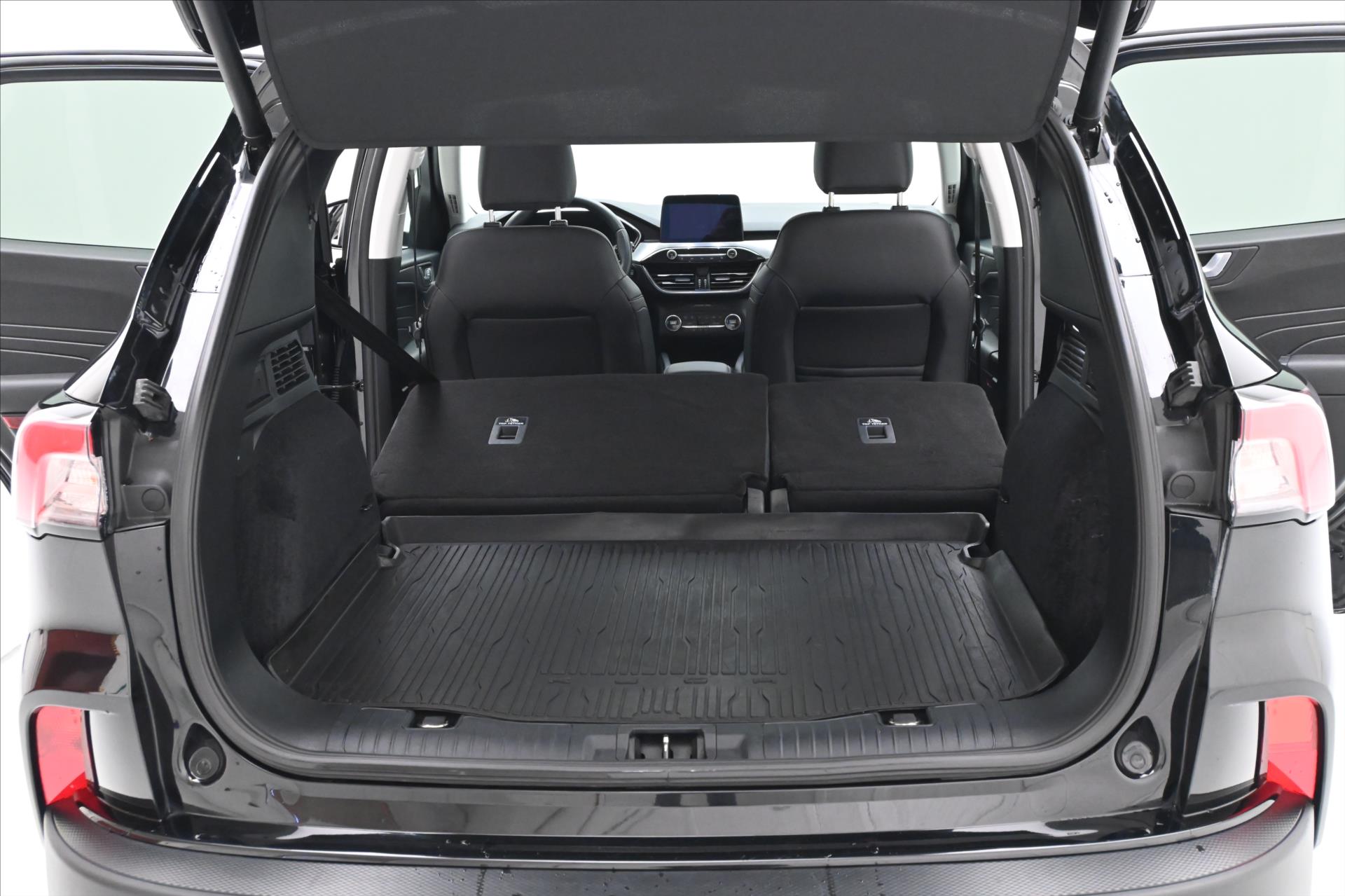 Hlavní fotografie vozu Ford Kuga 2,0 EcoBlue 140 kW AT8 AWD Záruka až 5 let (12)