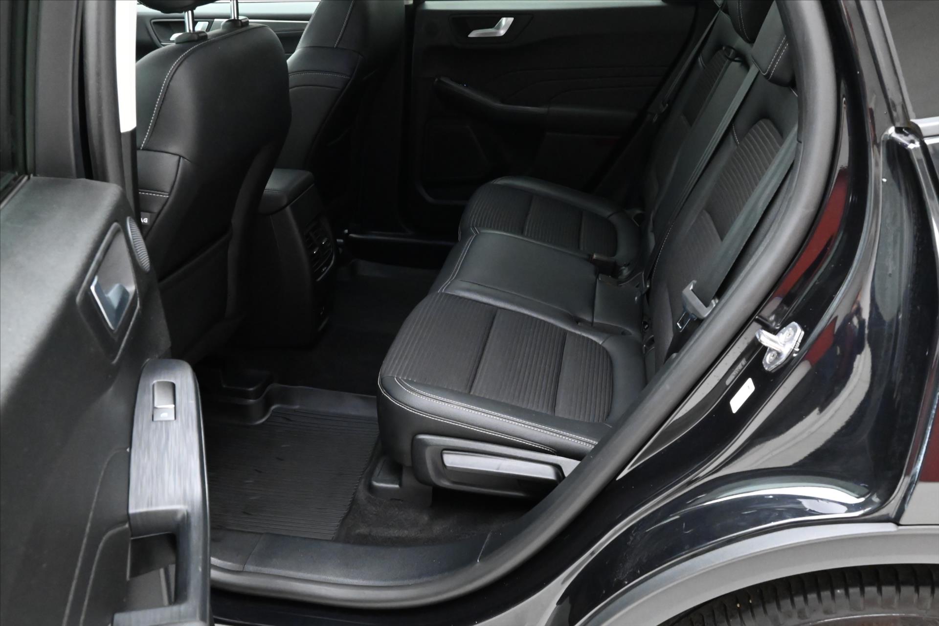 Hlavní fotografie vozu Ford Kuga 2,0 EcoBlue 140 kW AT8 AWD Záruka až 5 let (15)