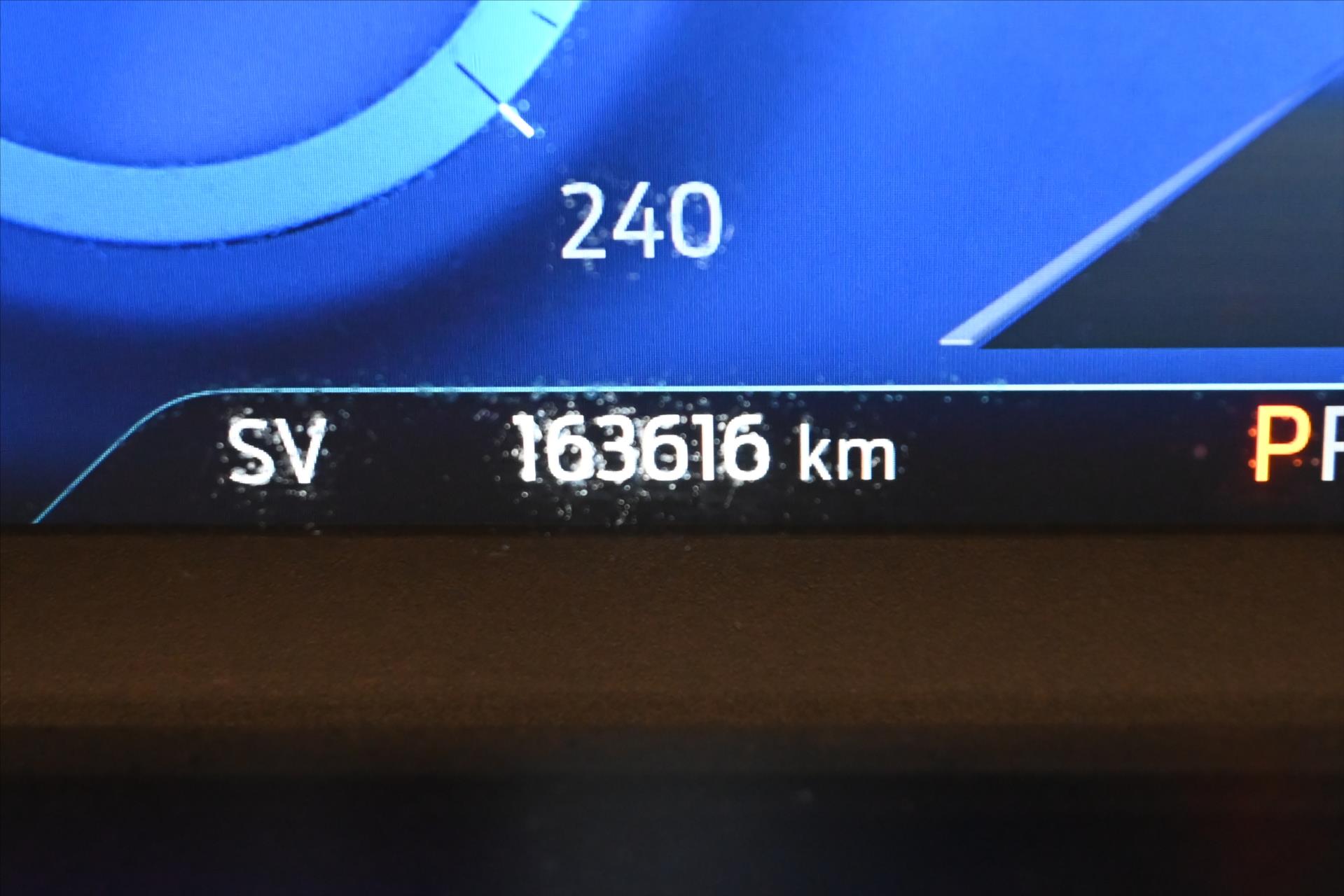 Hlavní fotografie vozu Ford Kuga 2,0 EcoBlue 140 kW AT8 AWD Záruka až 5 let (18)